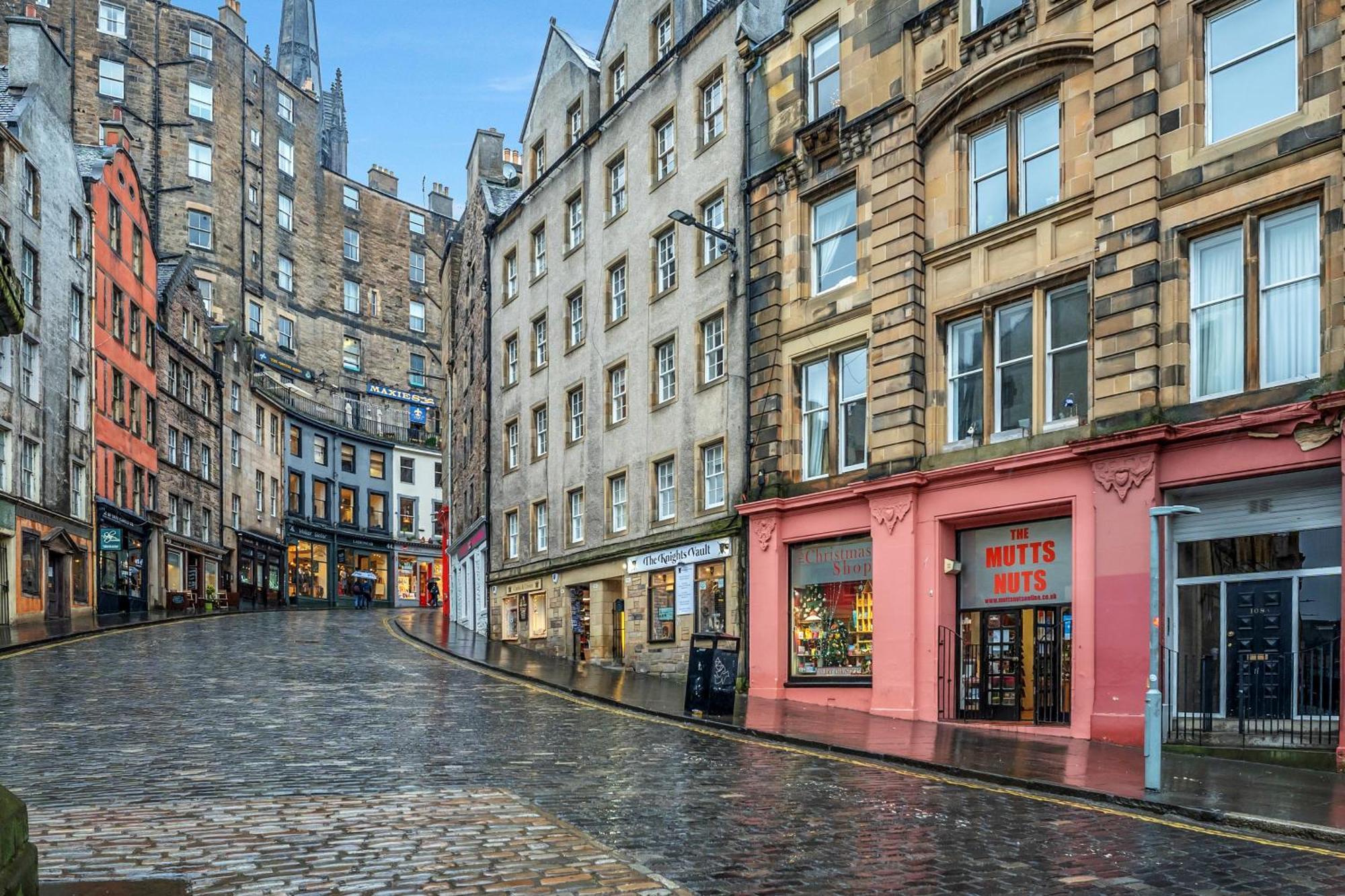 Cozy 2 Bed With Great View - Parking Apartment Edinburgh