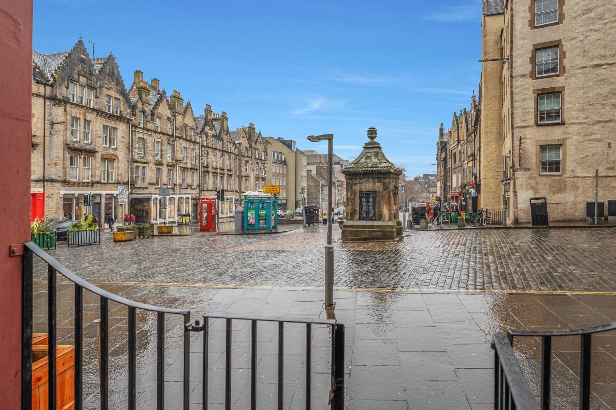 Cozy 2 Bed With Great View - Parking * Edinburgh