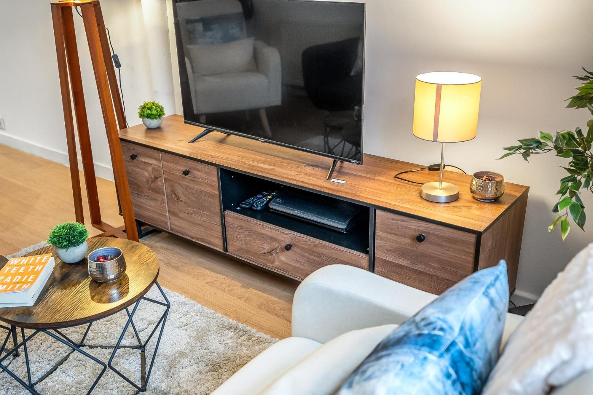 Apartment Cozy 2 Bed With Great View - Parking