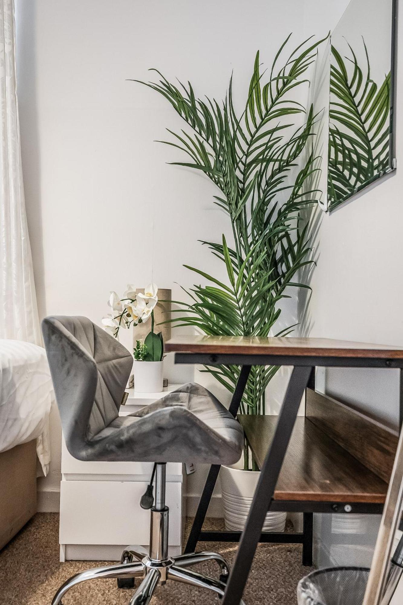 Cozy 2 Bed With Great View - Parking Apartment Edinburgh