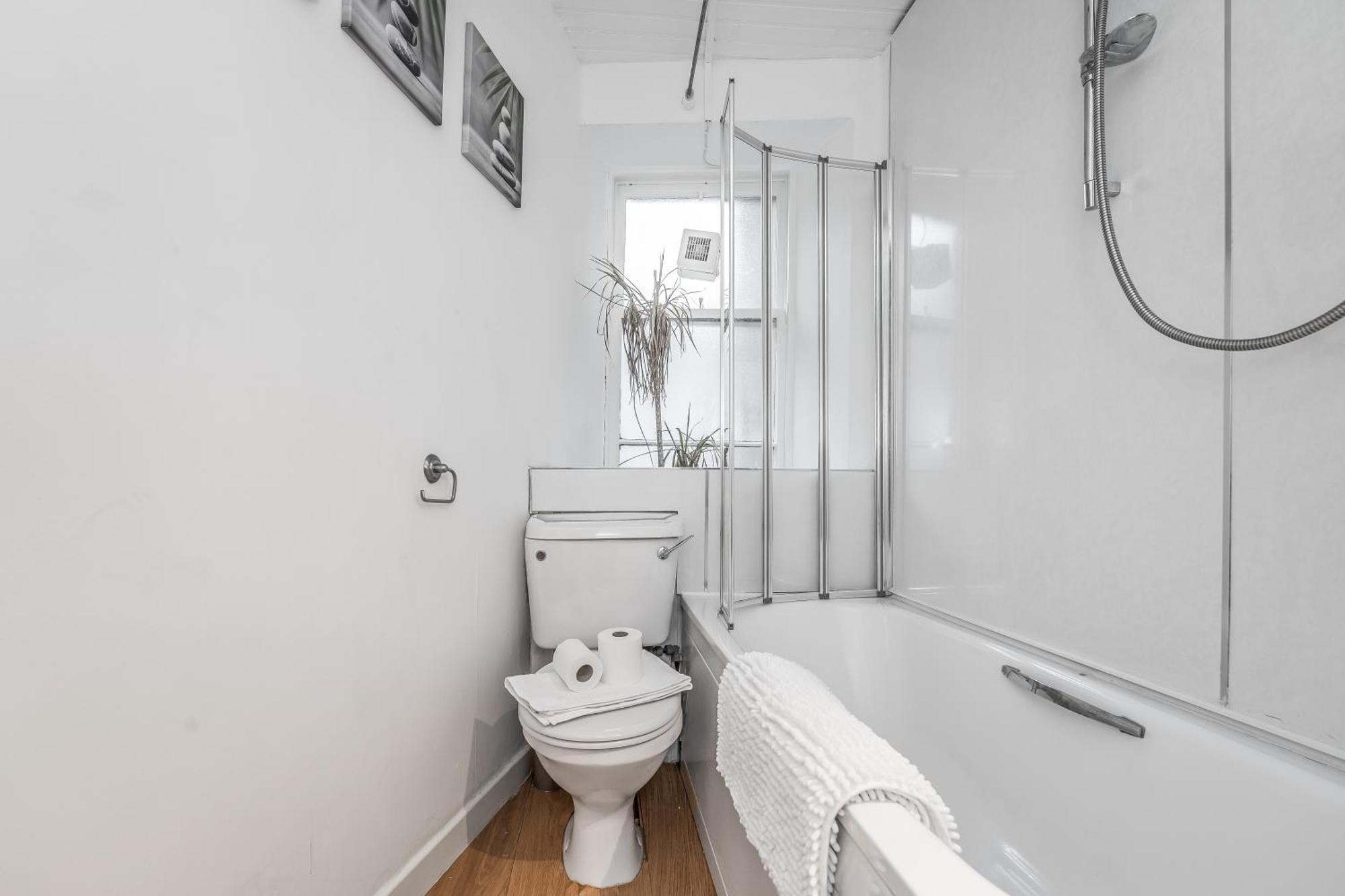 Cozy 2 Bed With Great View - Parking