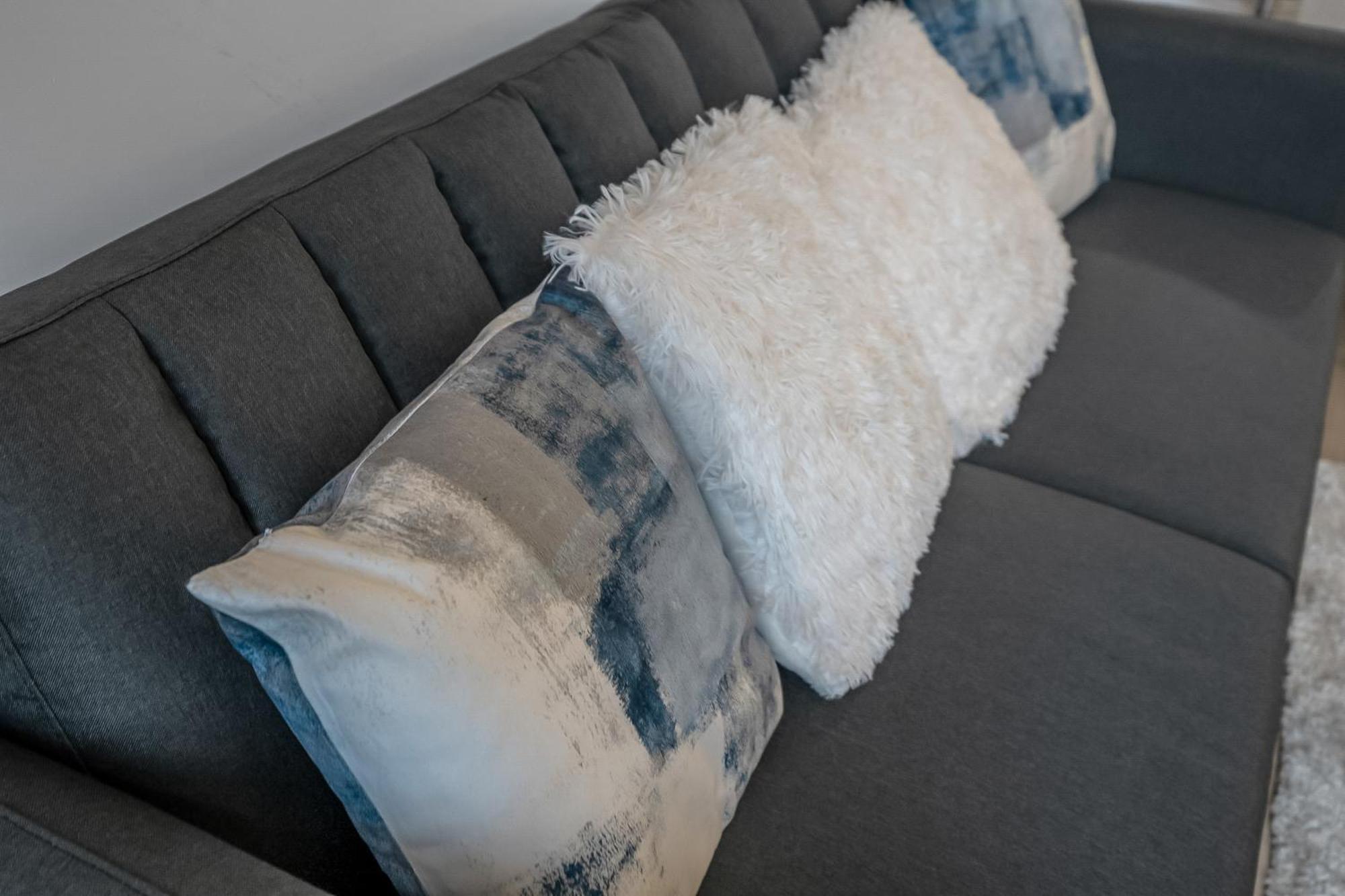 Cozy 2 Bed With Great View - Parking Apartment *