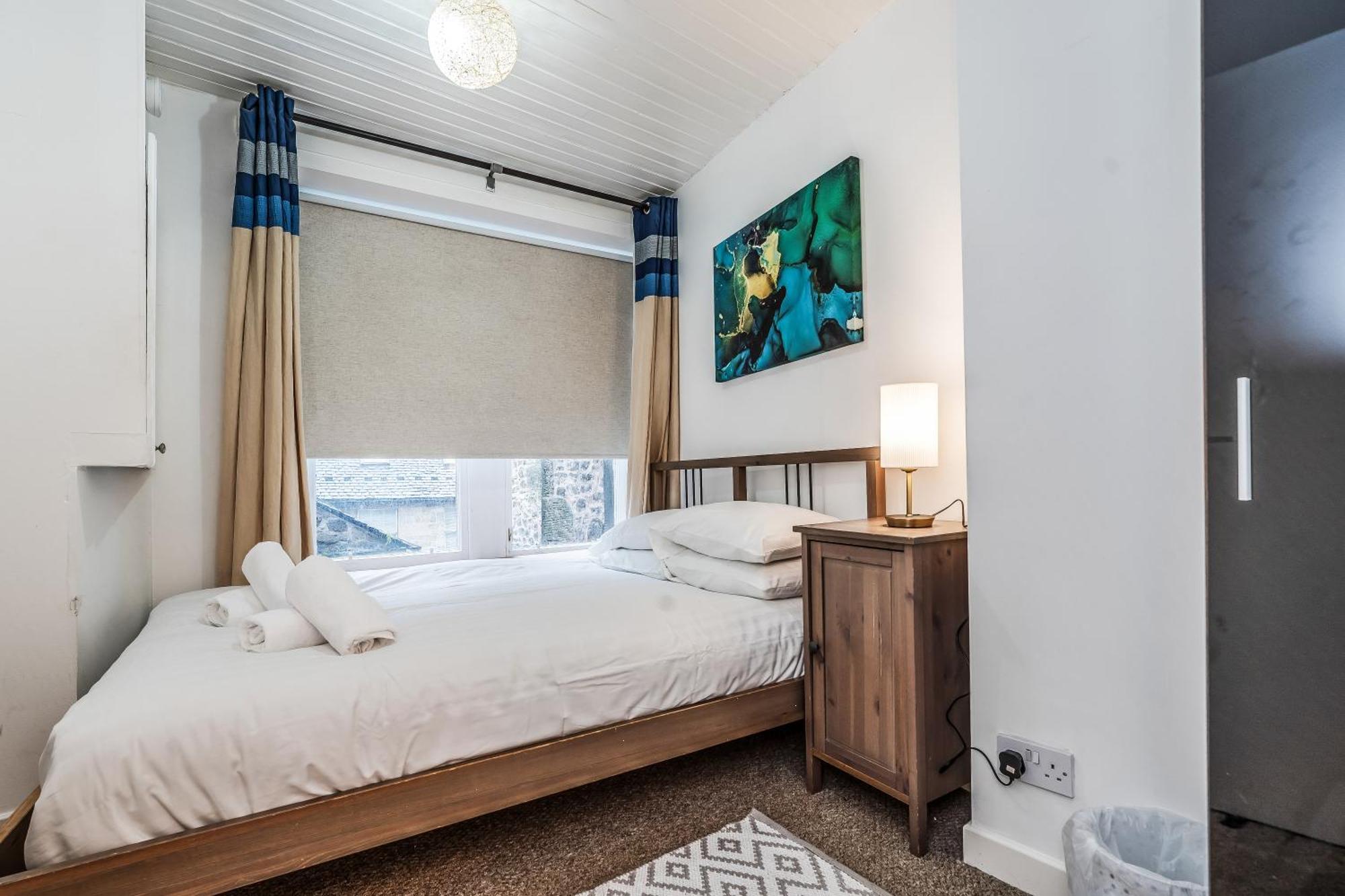 Cozy 2 Bed With Great View - Parking * Edinburgh