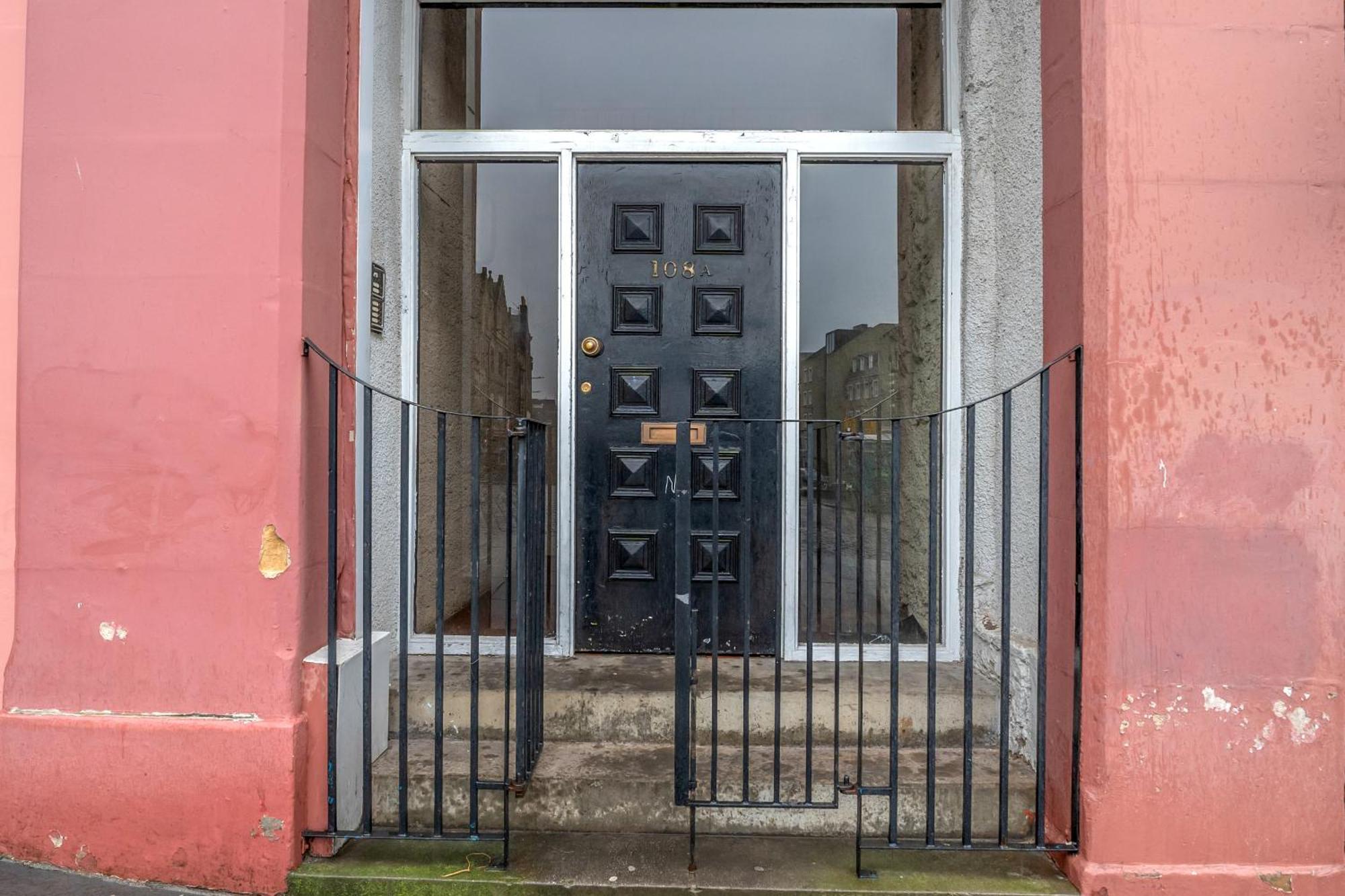 Cozy 2 Bed With Great View - Parking