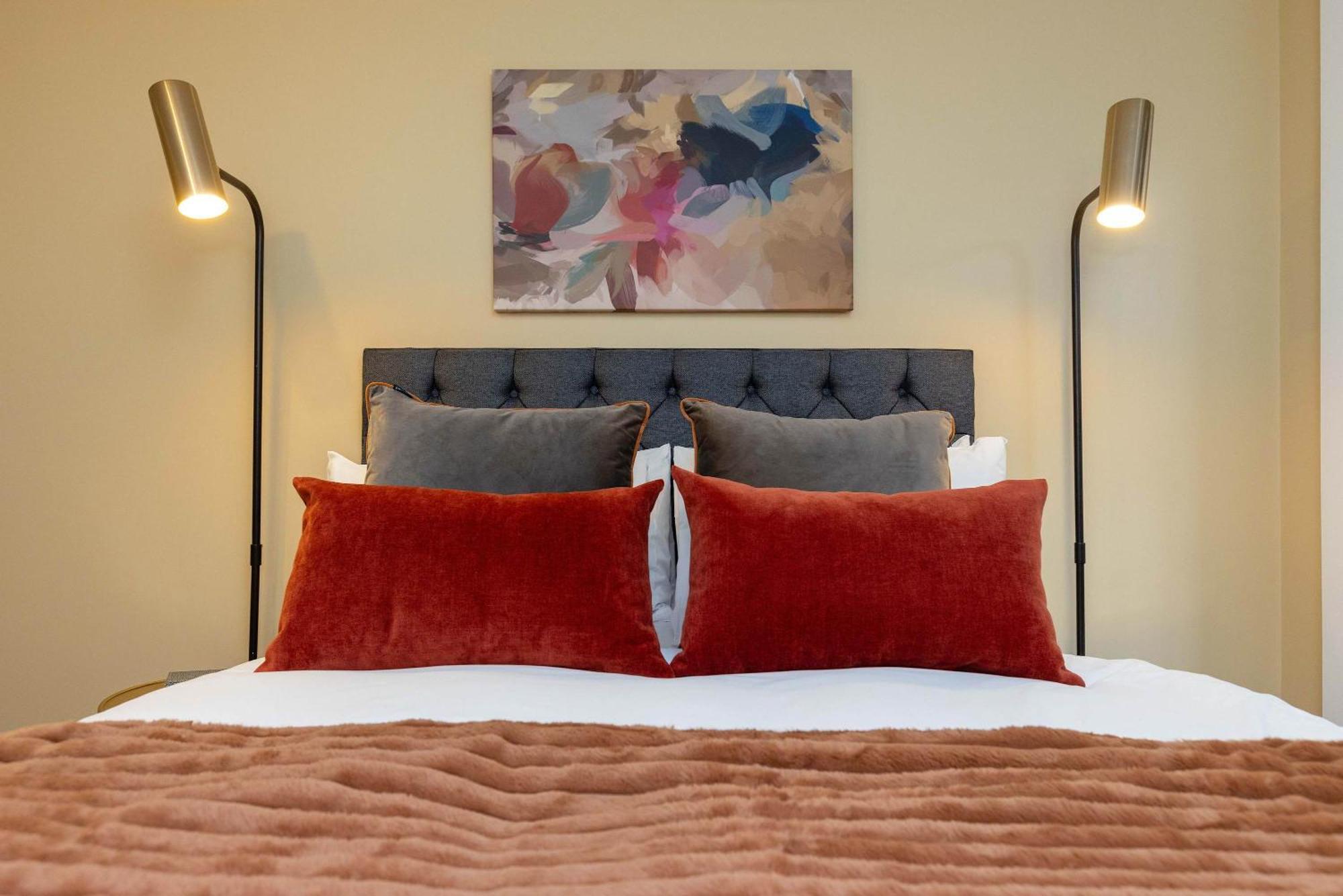 Apartment Dragon Luxury Serviced At Albyn Place Edinburgh