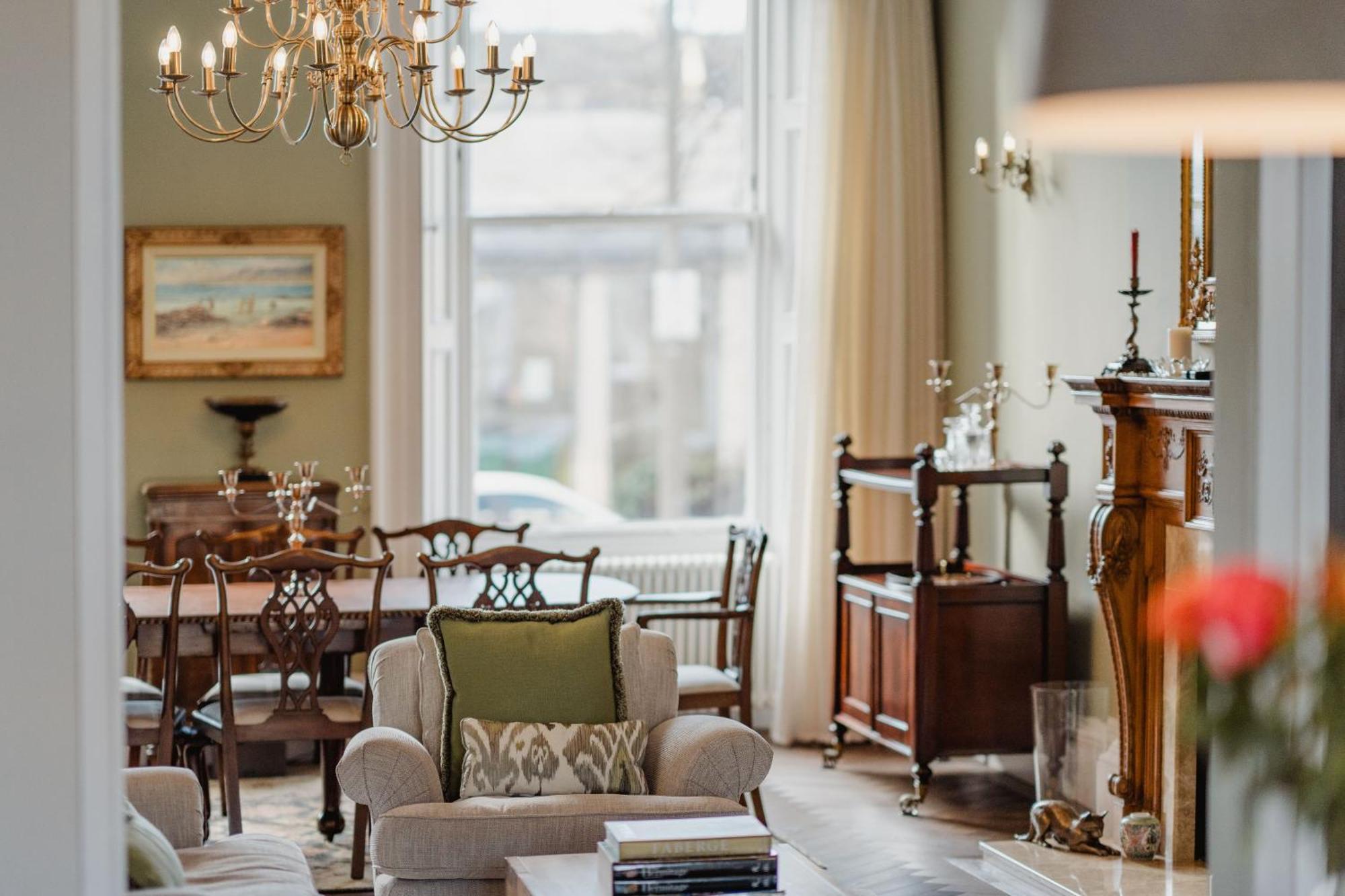 Apartment Prestigious Townhouse Close To Princes Street *