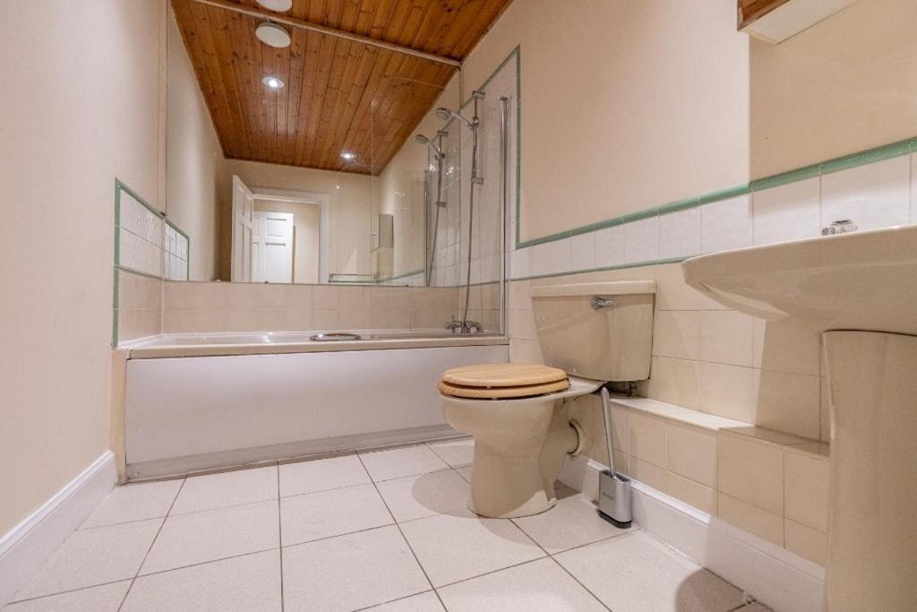 Lovely In Excellent Centre Location
