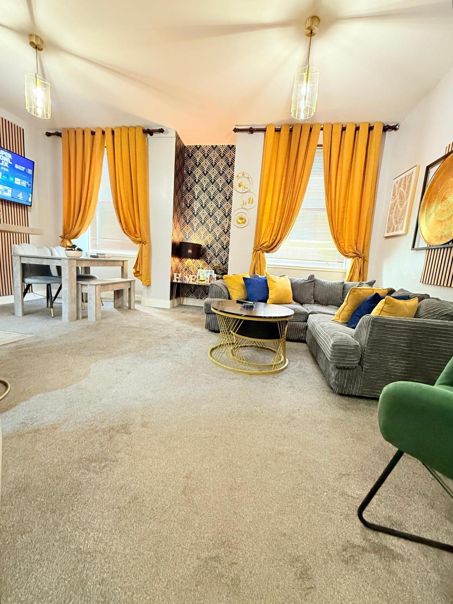 Two Bedroom Apartment-central Edinburgh-old Town-licensed Apartment EDI