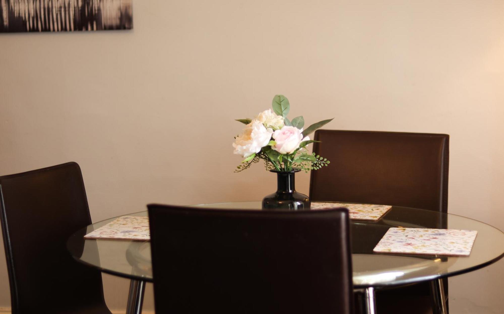 1 Bedrooms Flat In Haymarket, Heart Of Flat Sleeps 4 * EDI