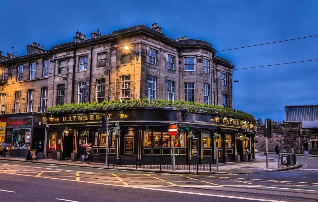 1 Bedrooms Flat In Haymarket, Heart Of Flat Sleeps 4 * EDI