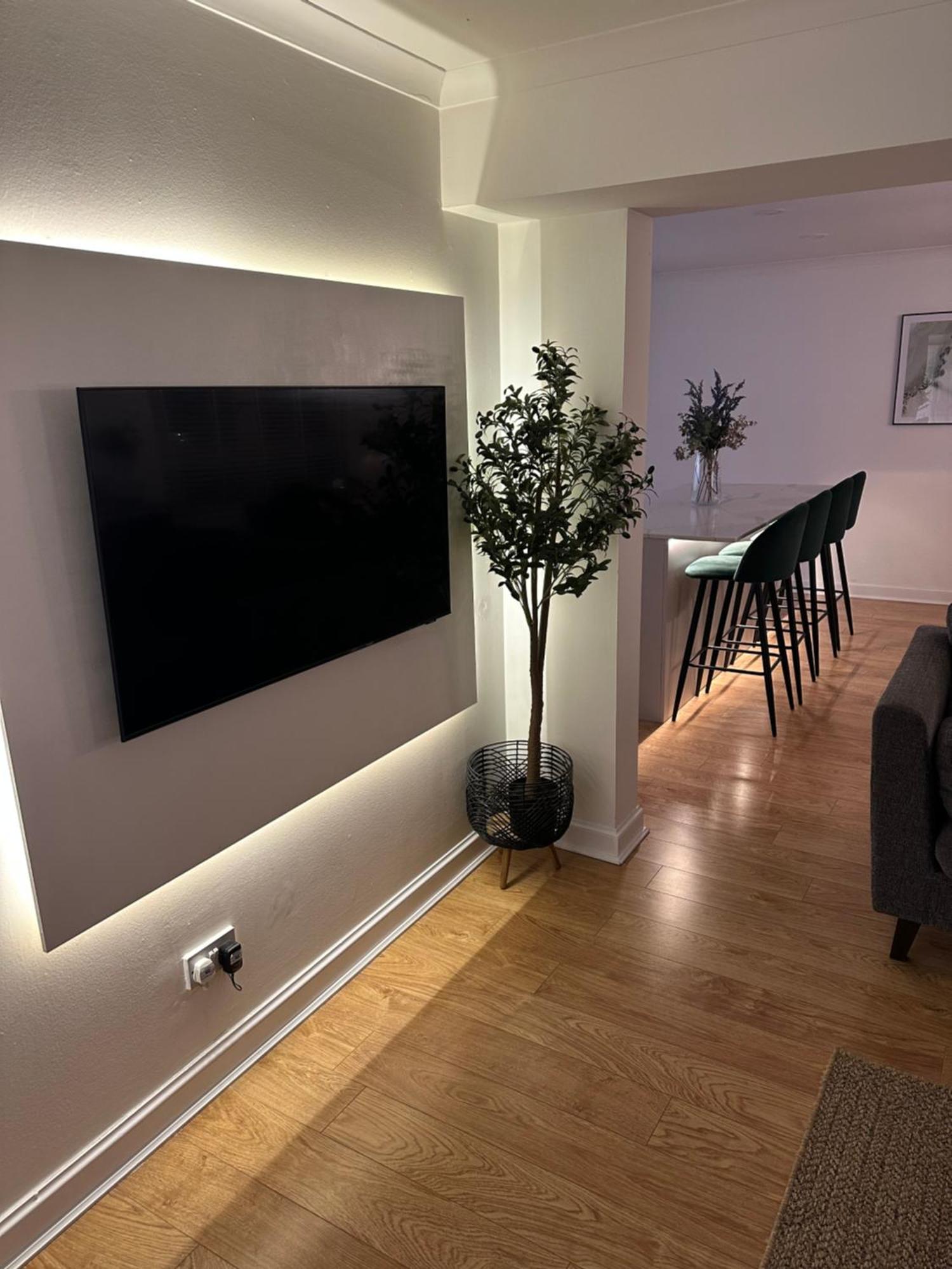 Lux 2 Bedroom Ground Floor Apartment EDI