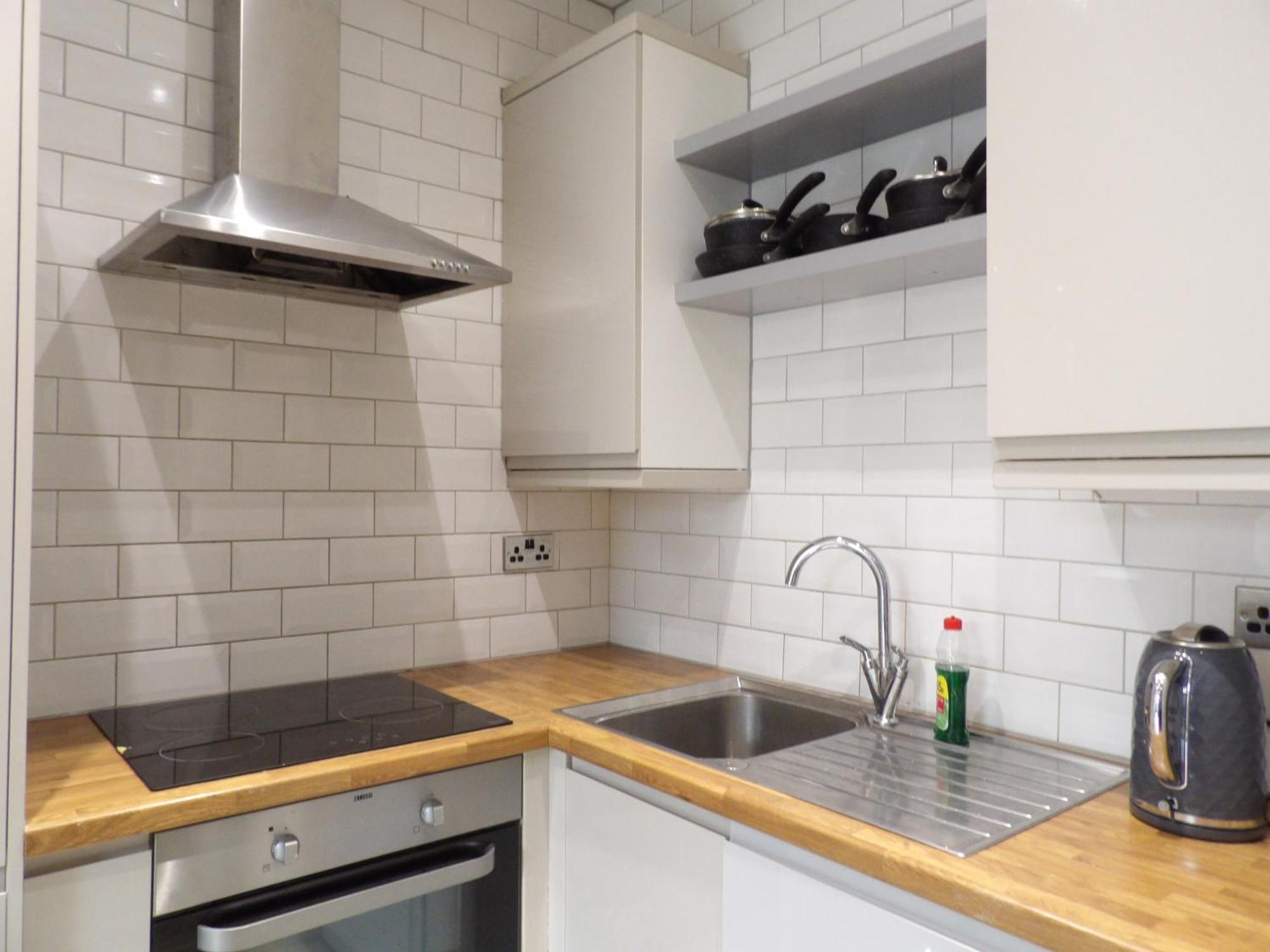 Ground Floor Flat With Patio And Hot Tub Near Murrayfield Stadium Apartment Edinburgh