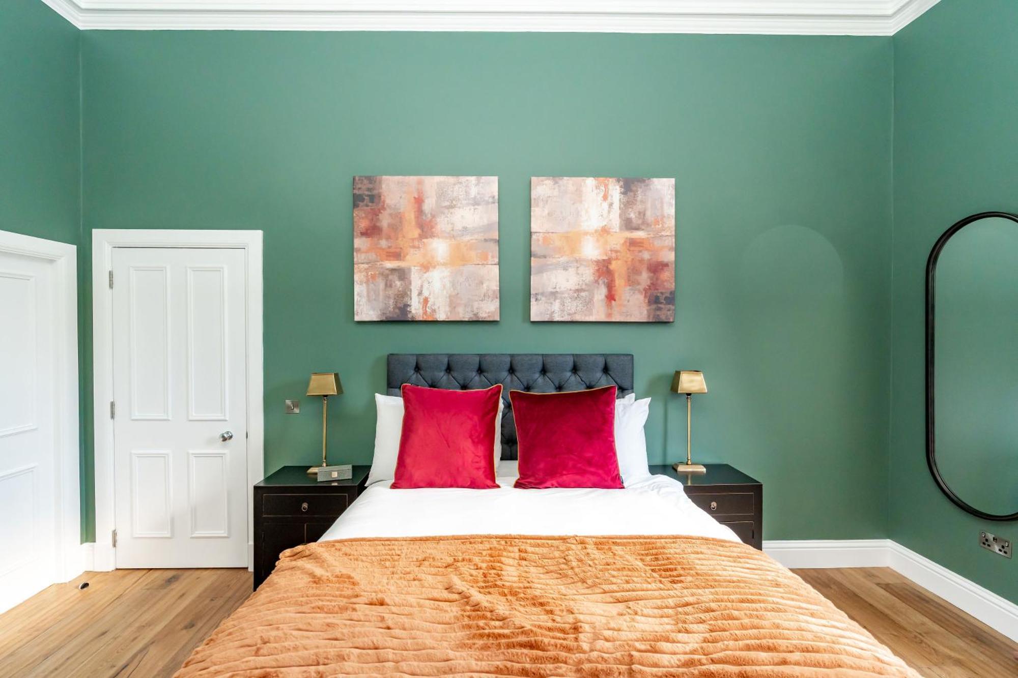 Dragon Luxury At 8 Albyn Place