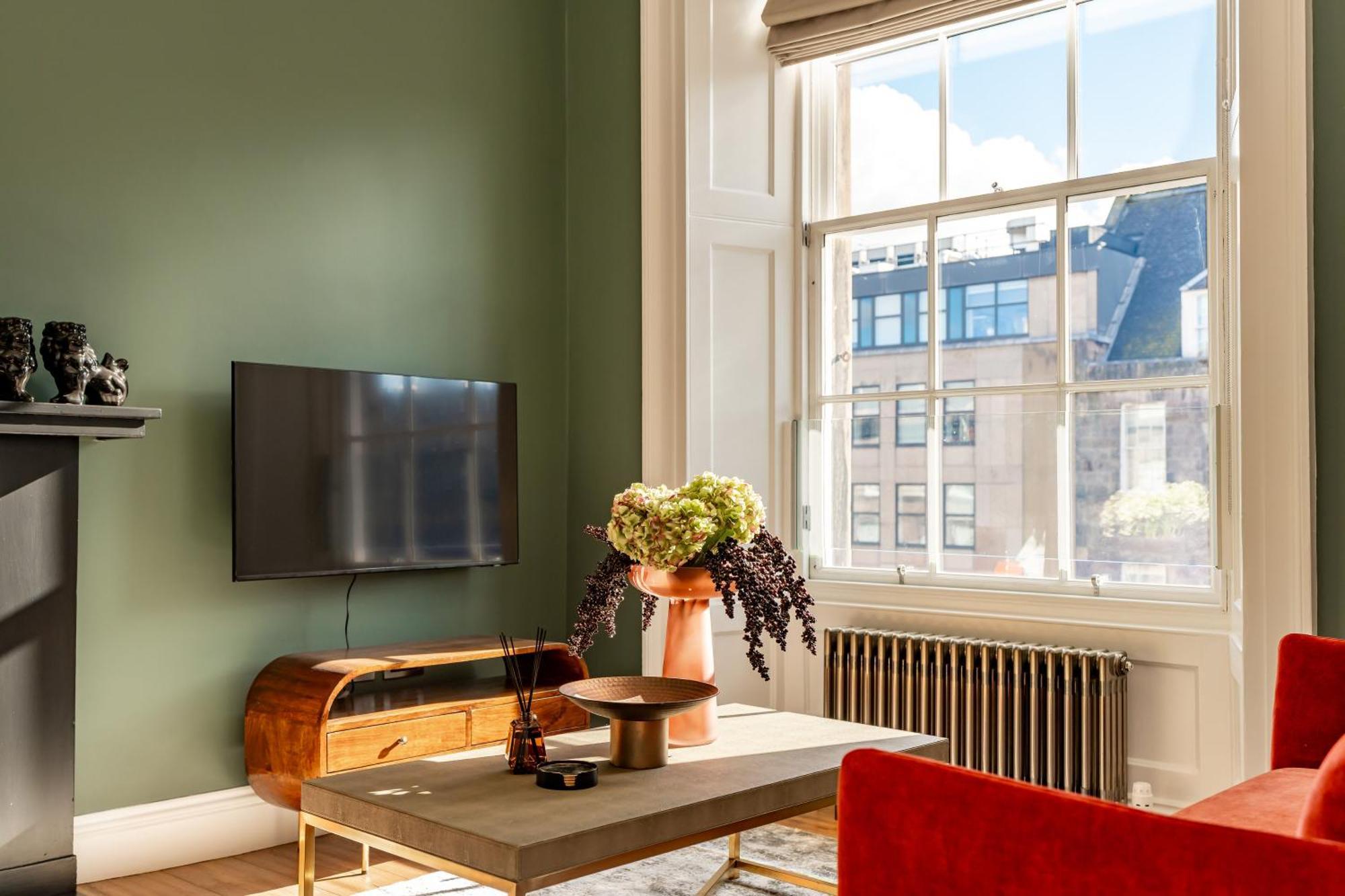 Apartment Dragon Luxury At 8 Albyn Place Edinburgh
