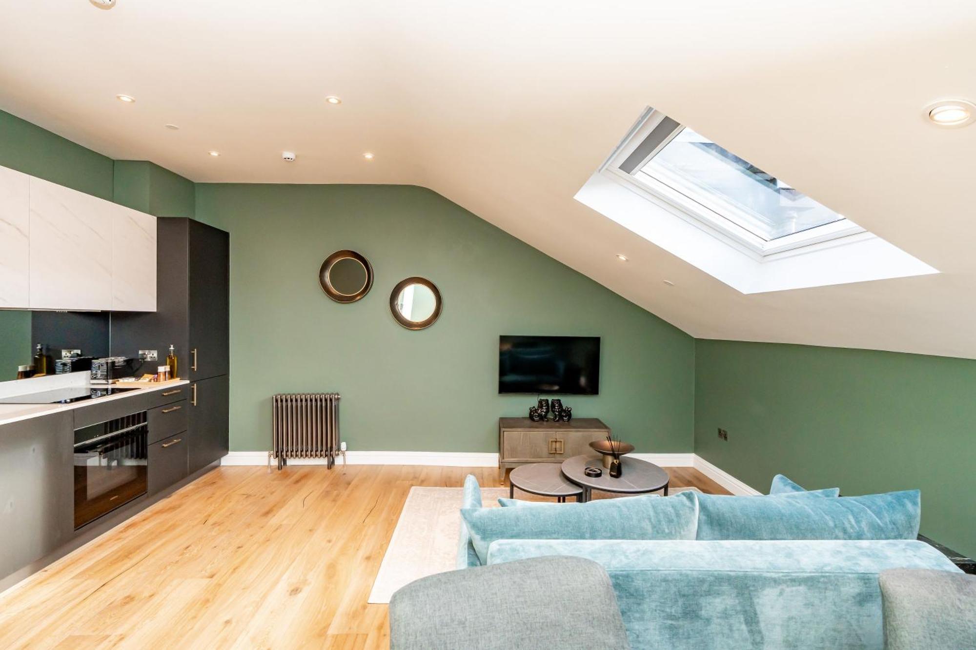 Dragon Luxury At 8 Albyn Place *