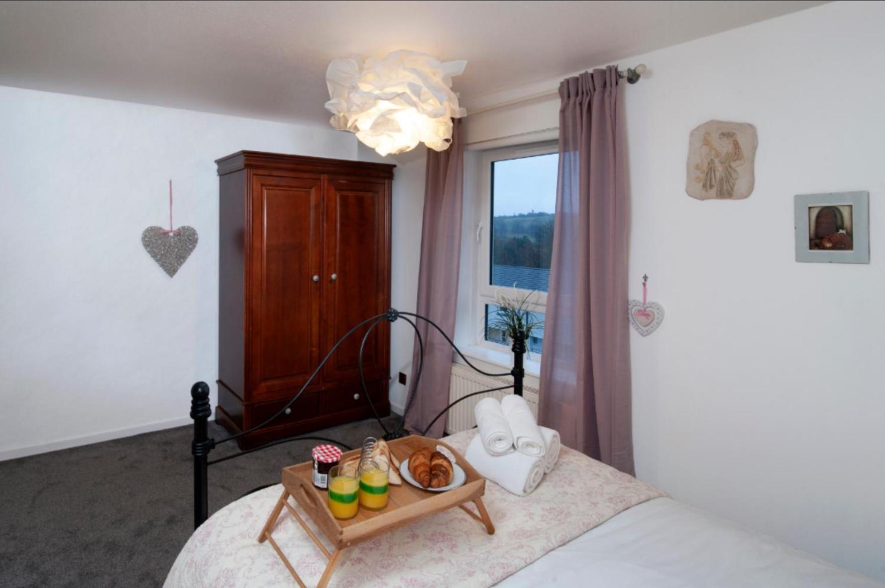 Holyrood Hideaway-city Centre 2-bed Edinburgh