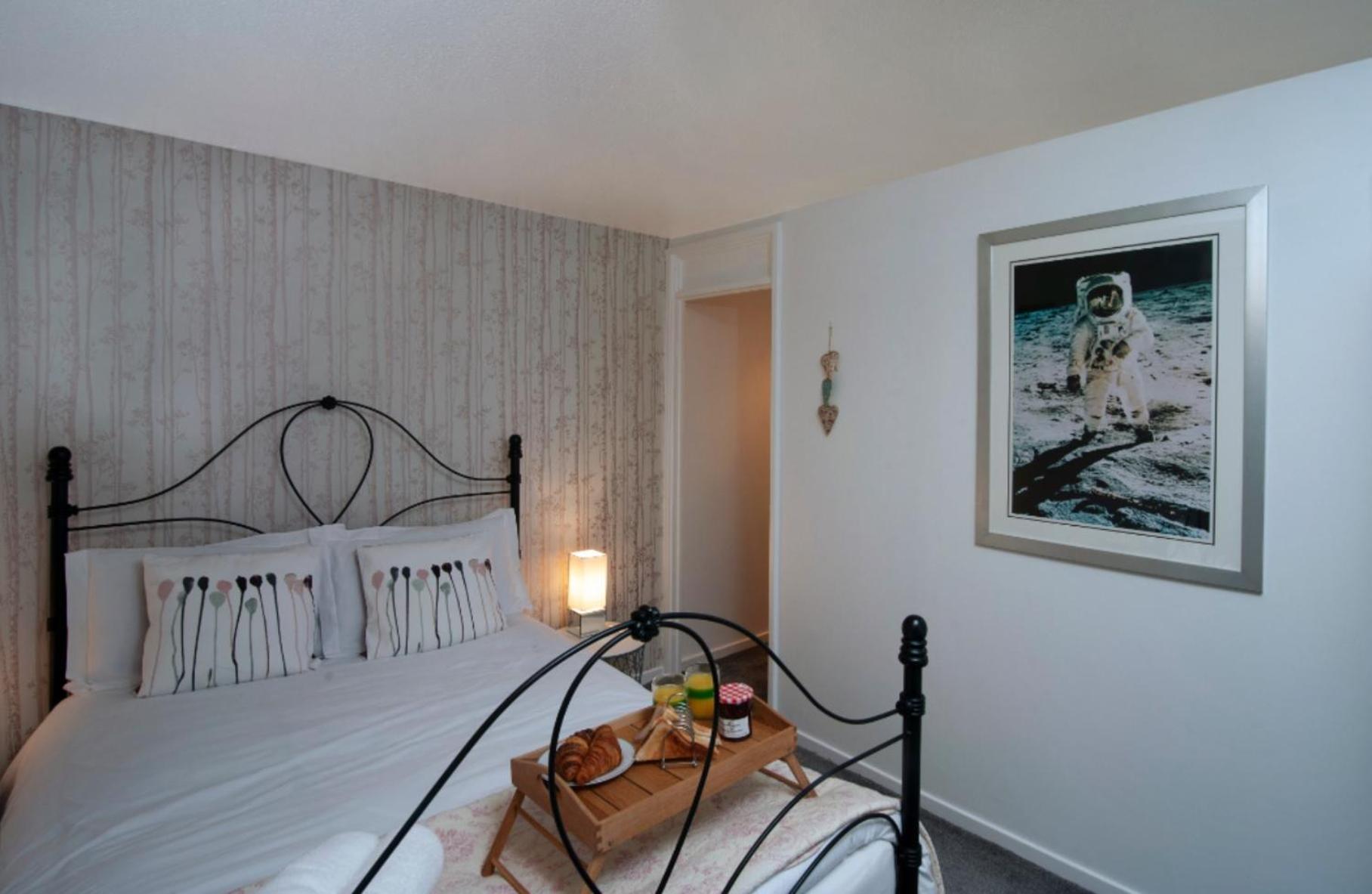 Holyrood Hideaway-city Centre 2-bed Apartment *