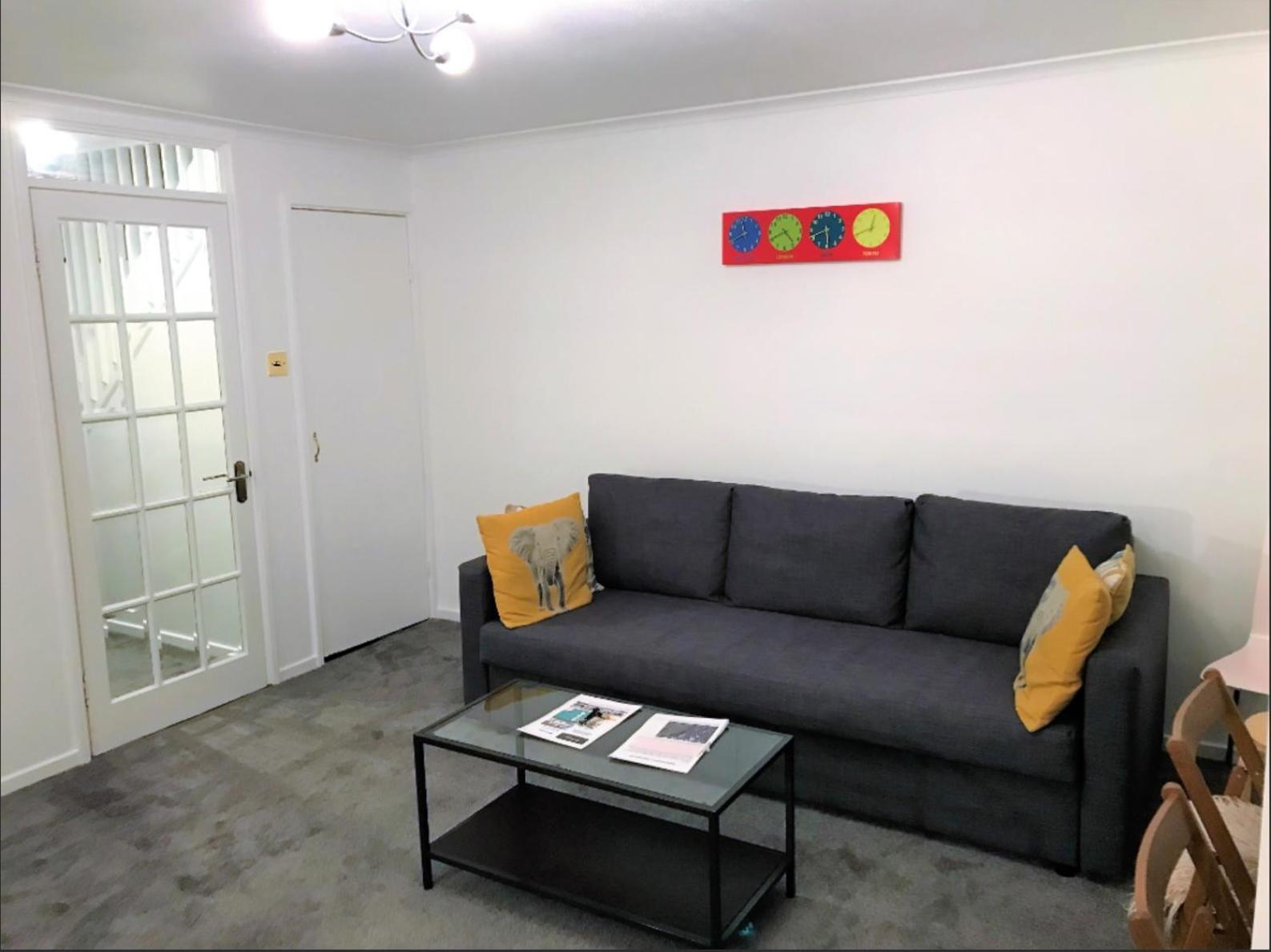 Holyrood Hideaway-city Centre 2-bed Apartment Edinburgh