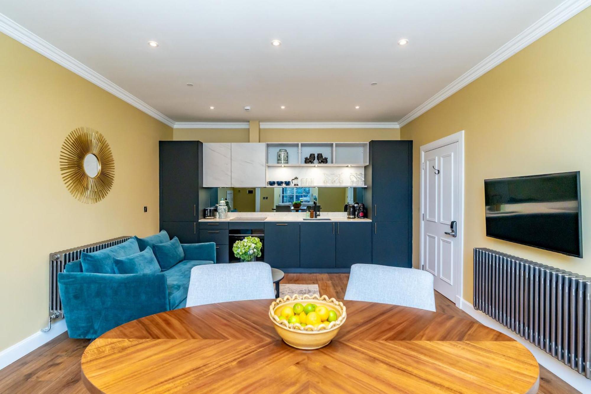 Dragon Luxury At 8 Albyn Place *