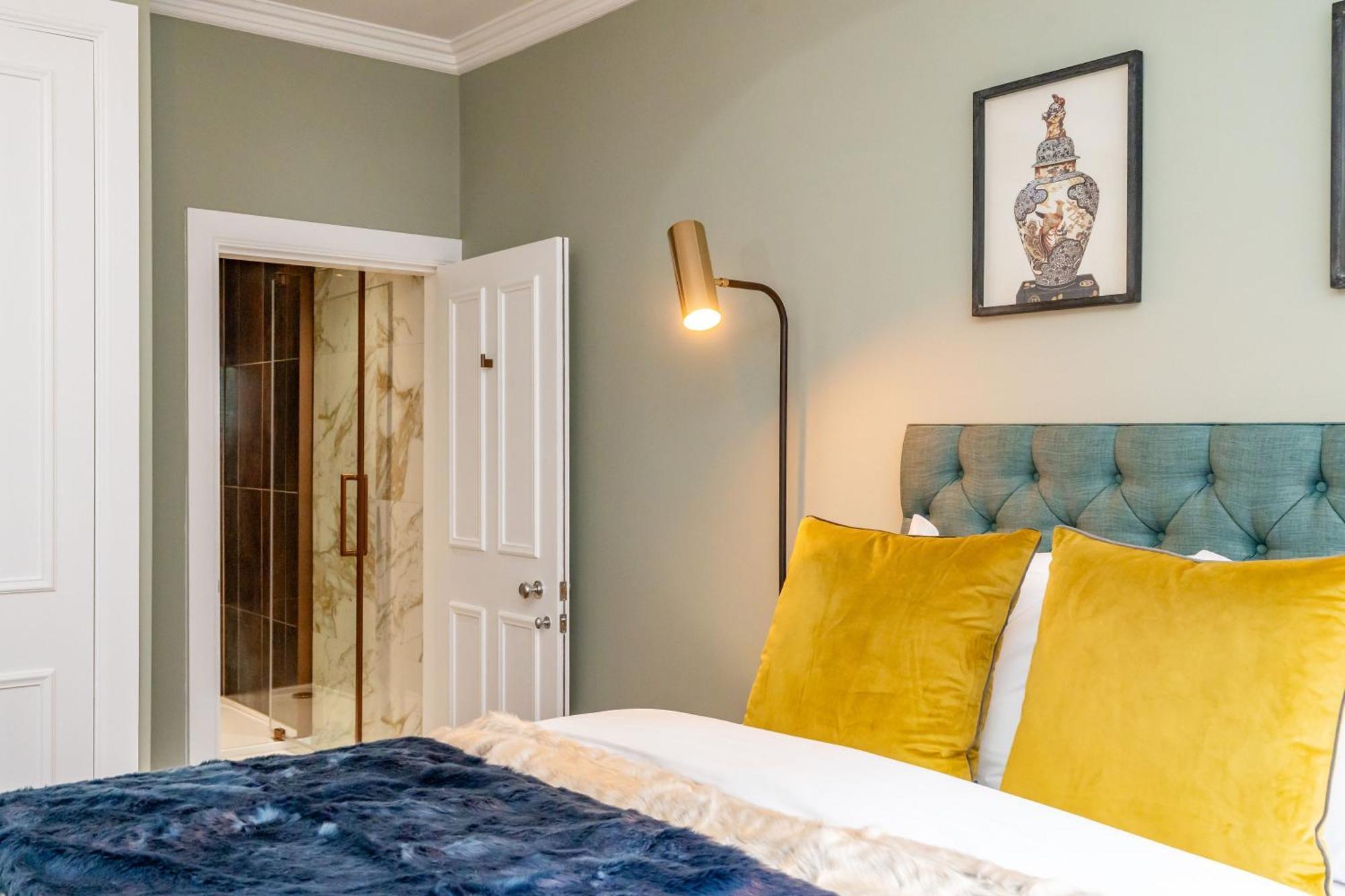 Dragon Luxury At 8 Albyn Place Apartment