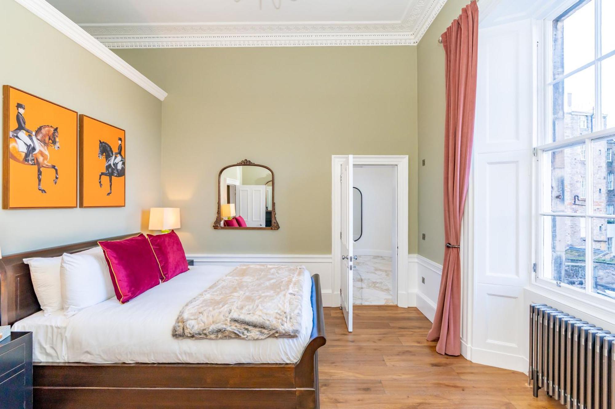 Dragon Luxury At 8 Albyn Place Apartment Edinburgh
