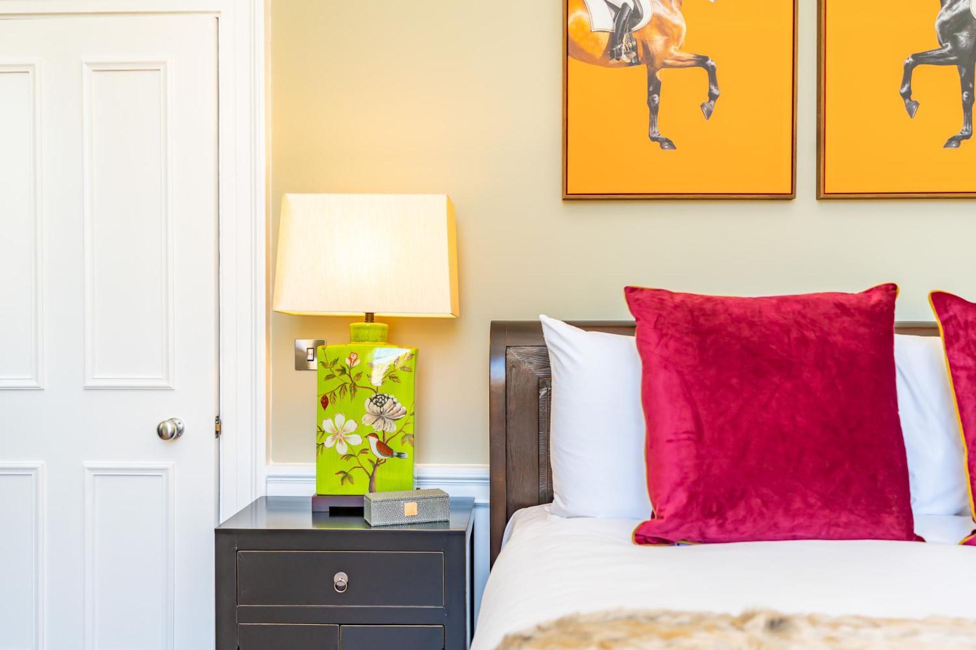 Dragon Luxury At 8 Albyn Place *