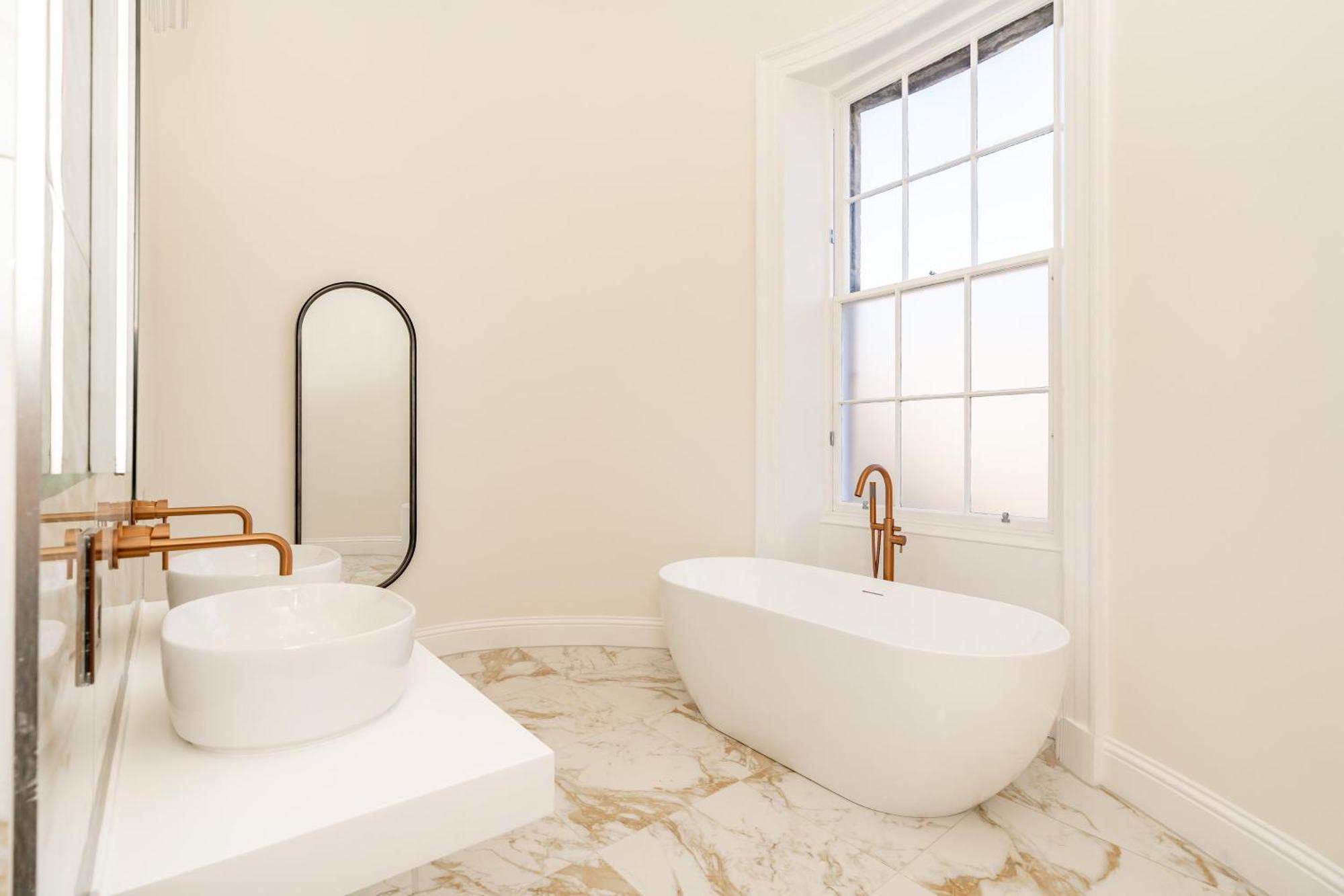 Apartment Dragon Luxury At 8 Albyn Place