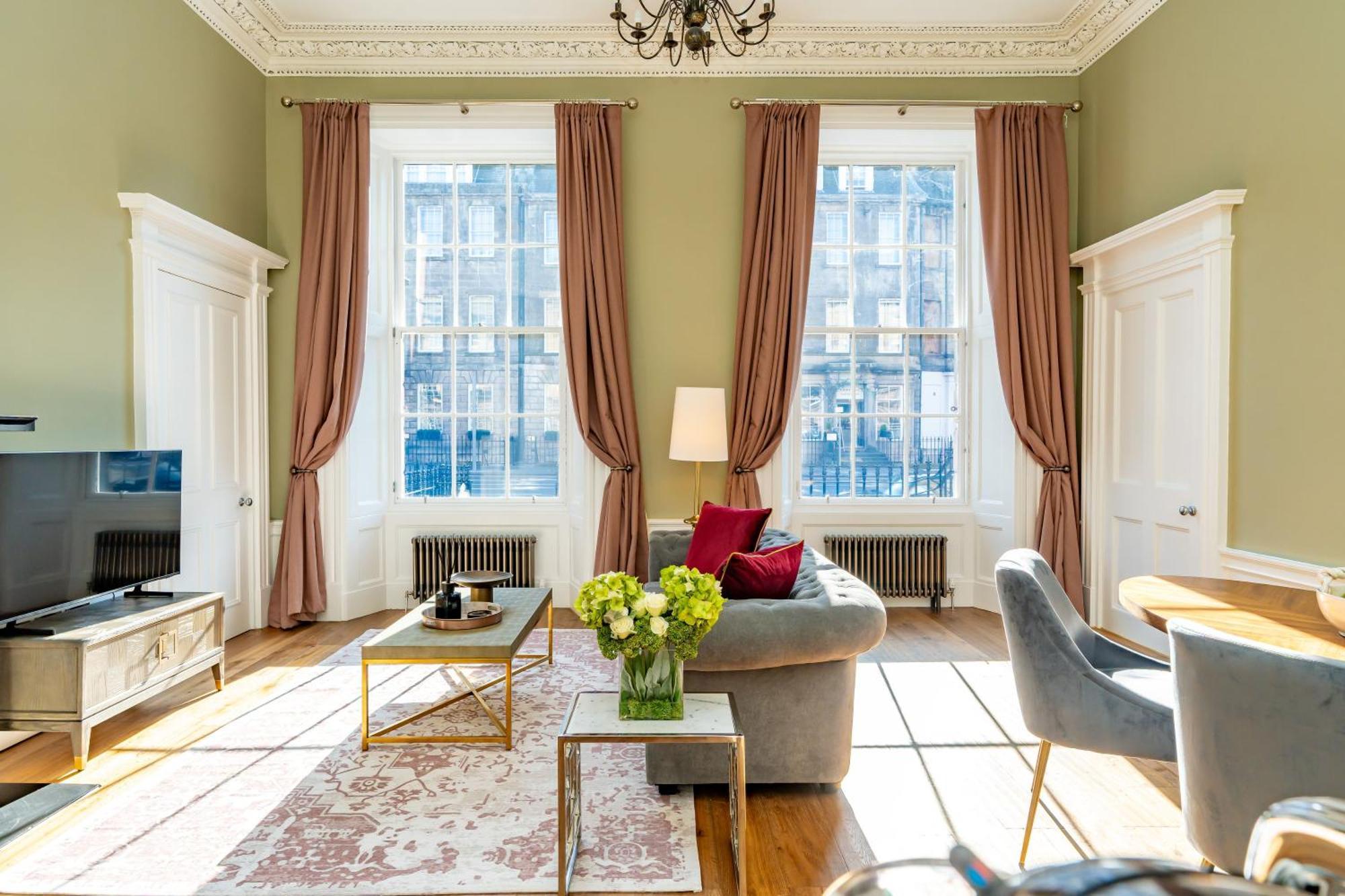 Apartment Dragon Luxury At 8 Albyn Place