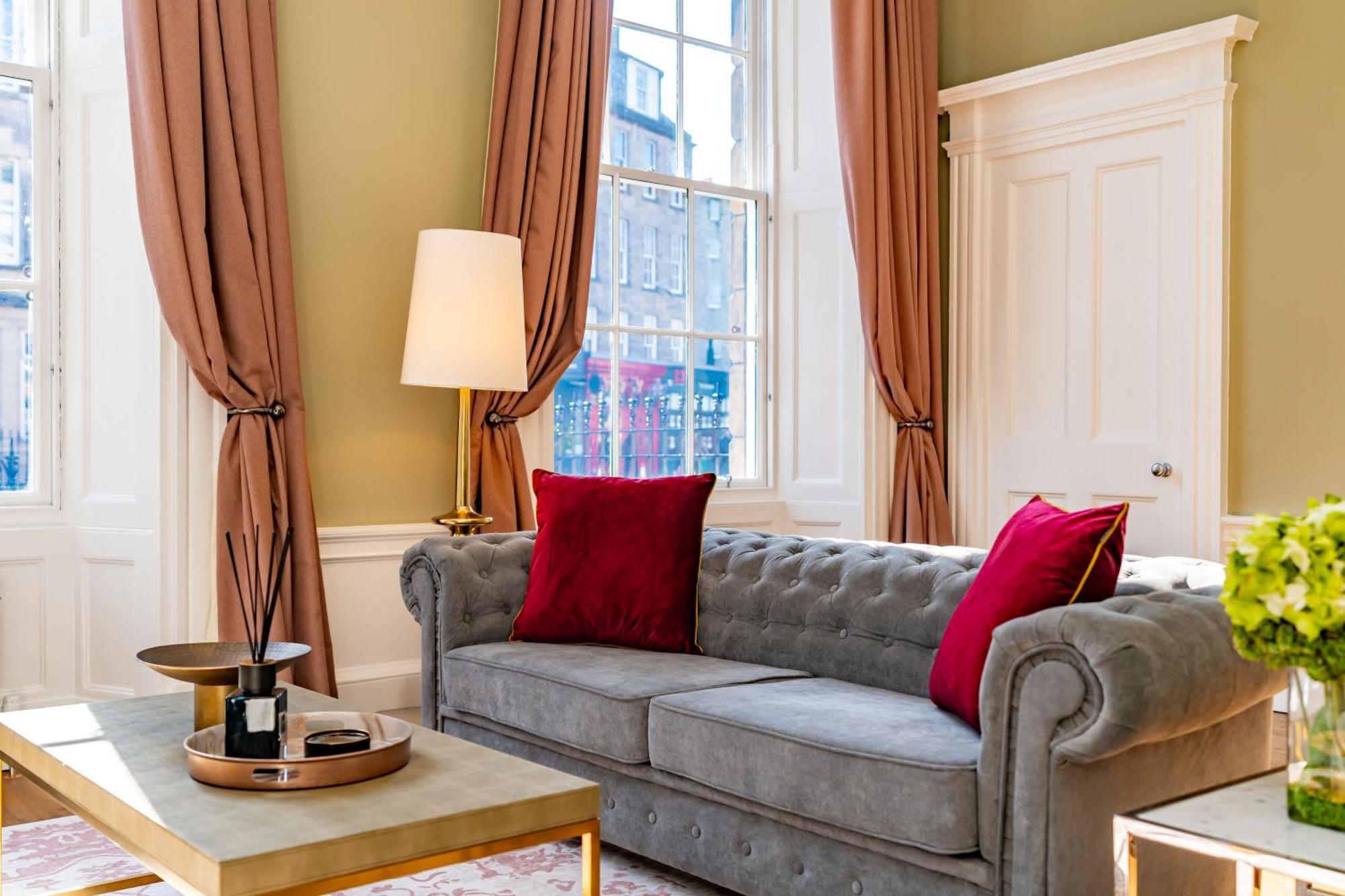 Apartment Dragon Luxury At 8 Albyn Place