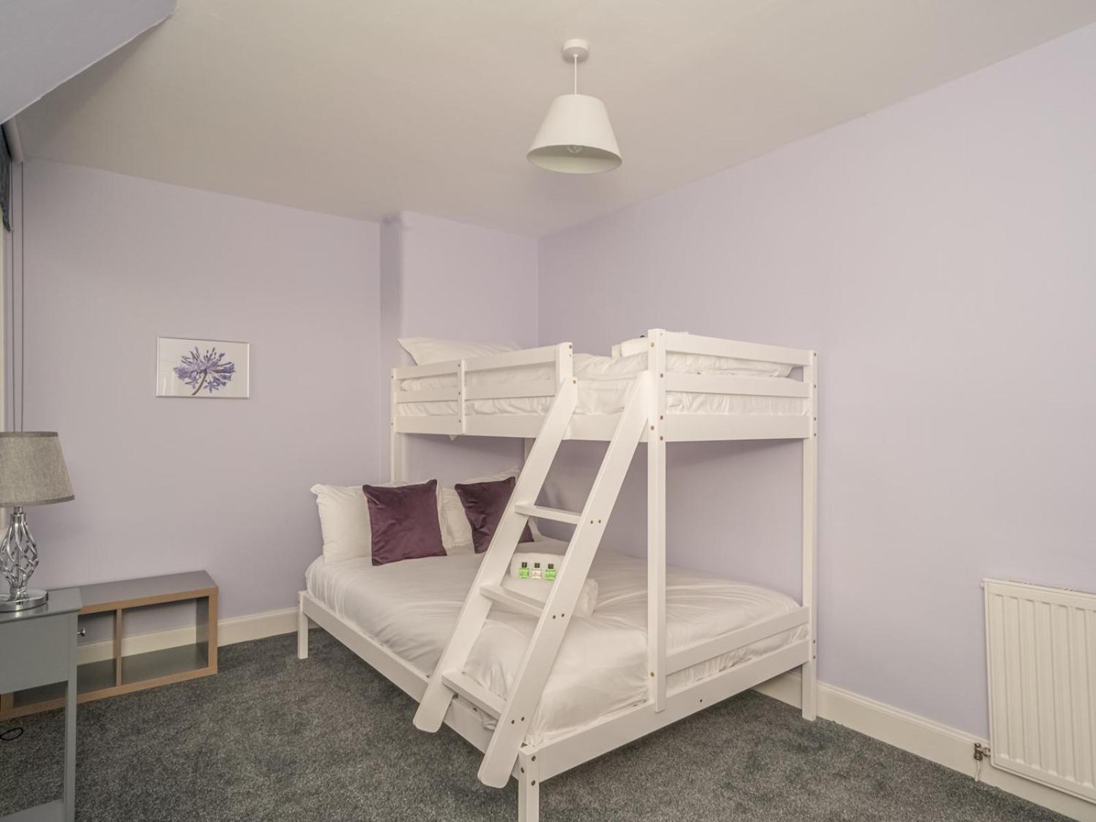 Charming Family House In Rosewell - Pass The Keys Holiday home *