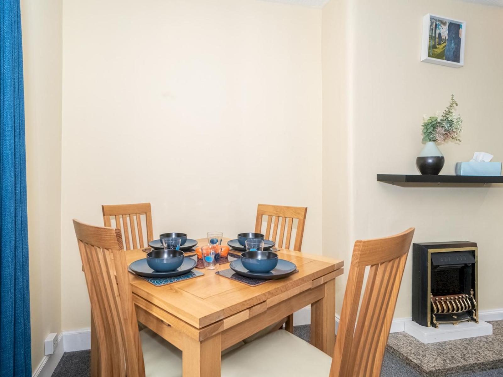 Charming Family House In Rosewell - Pass The Keys *