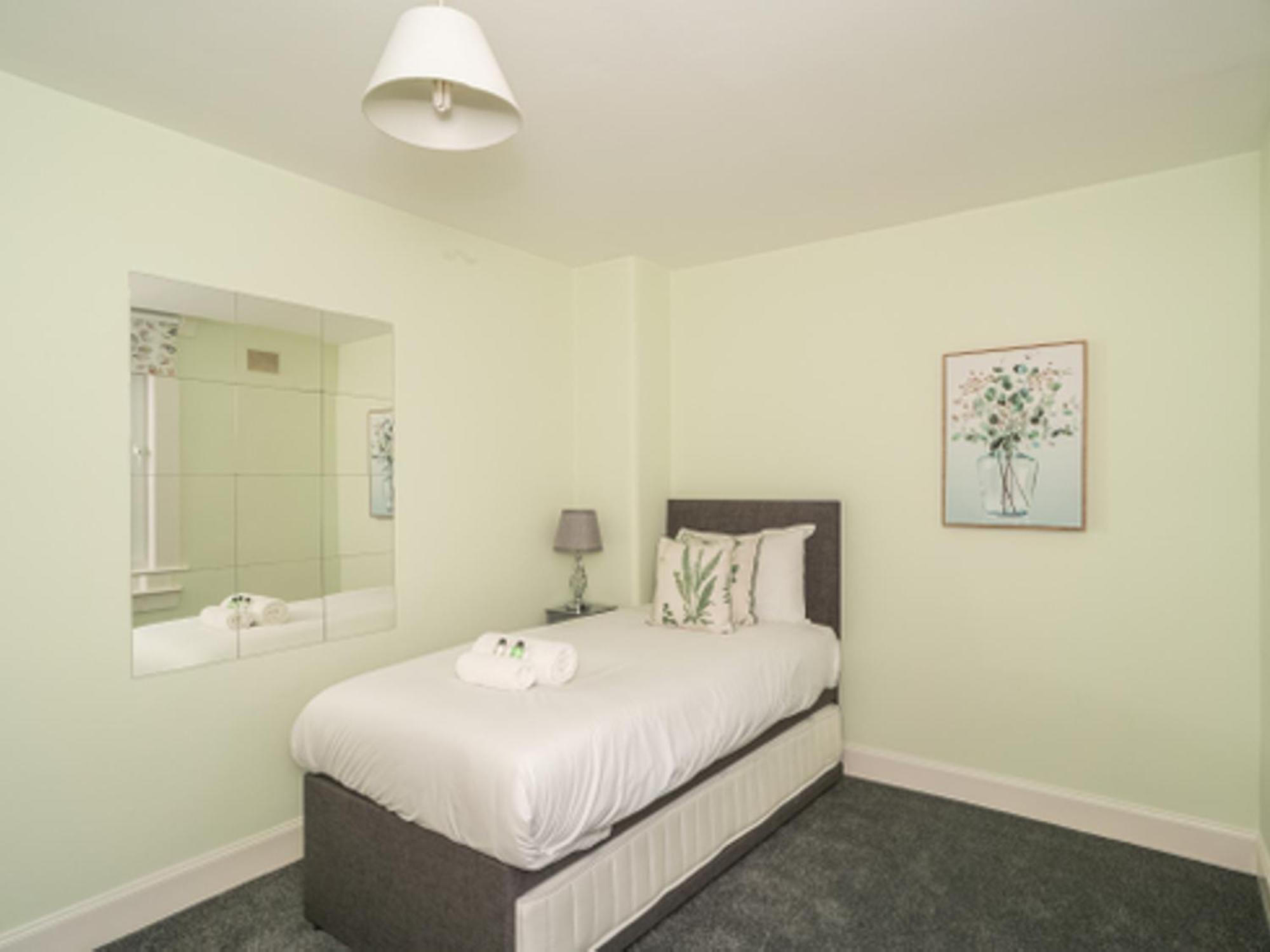 Holiday home Charming Family House In Rosewell - Pass The Keys *