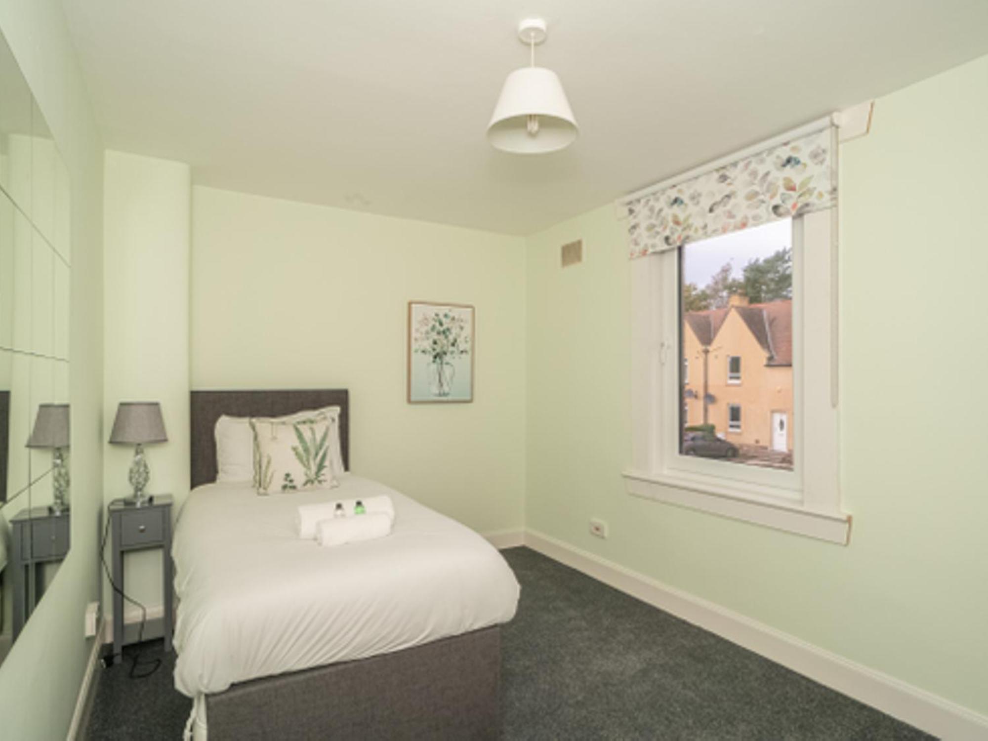 Charming Family House In Rosewell - Pass The Keys Holiday home