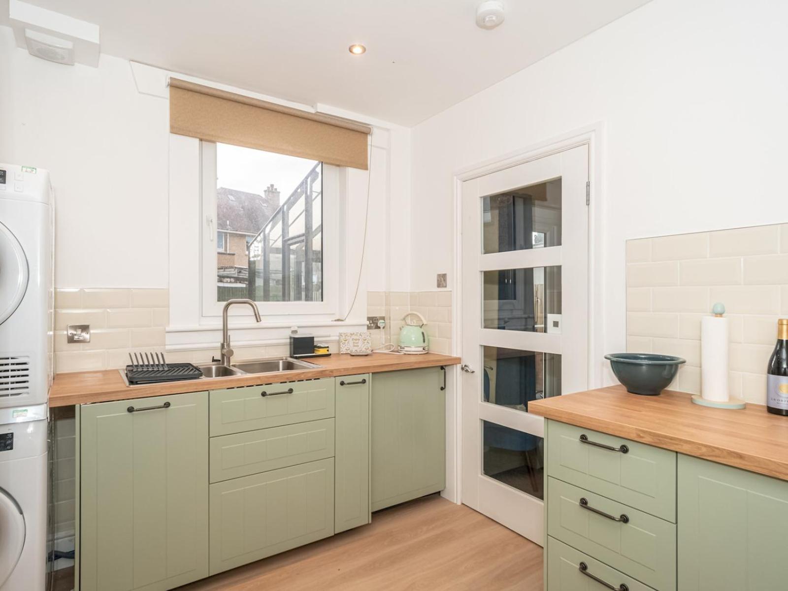 Charming Family House In Rosewell - Pass The Keys Holiday home Edinburgh