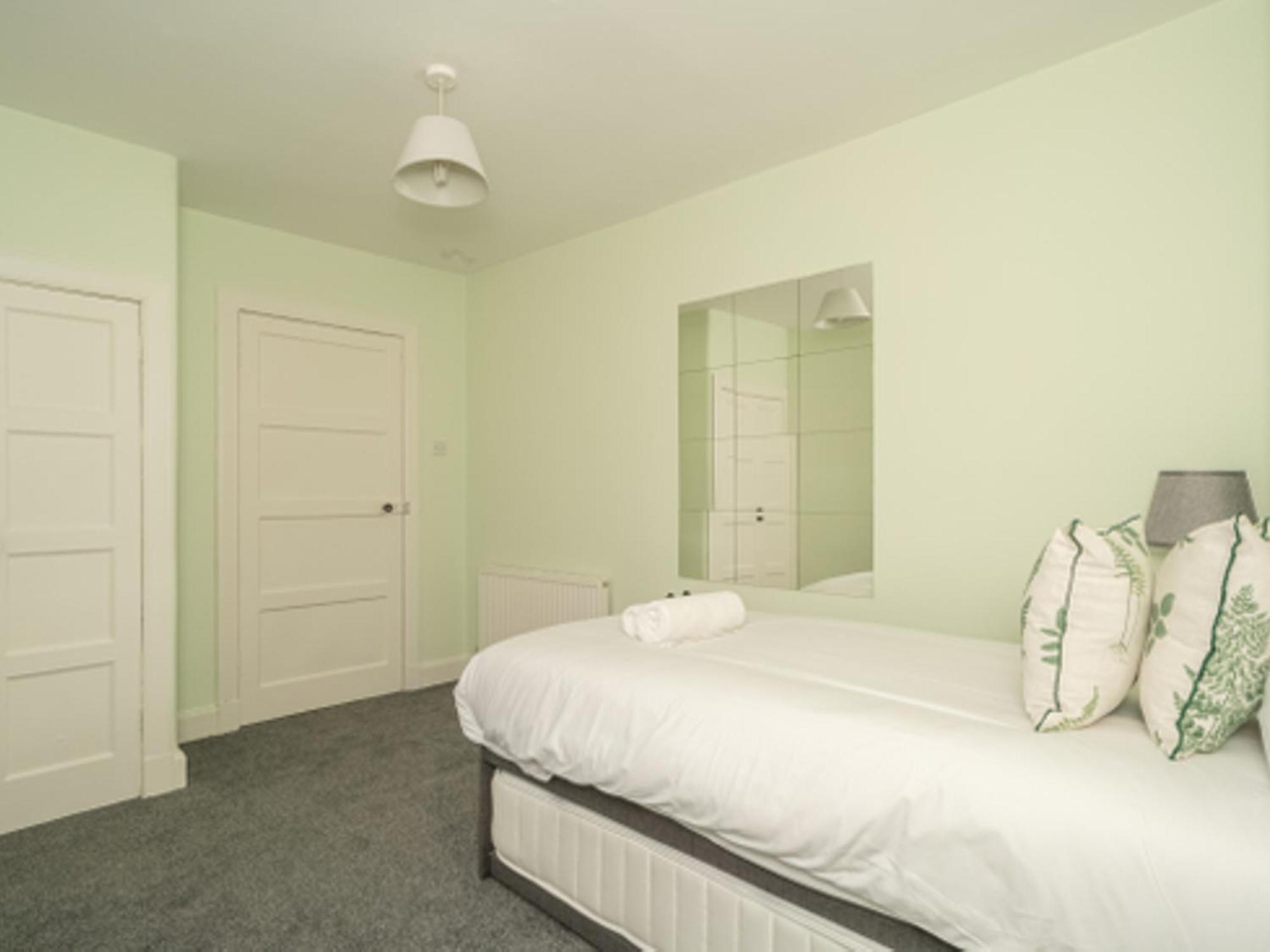 Holiday home Charming Family House In Rosewell - Pass The Keys Edinburgh