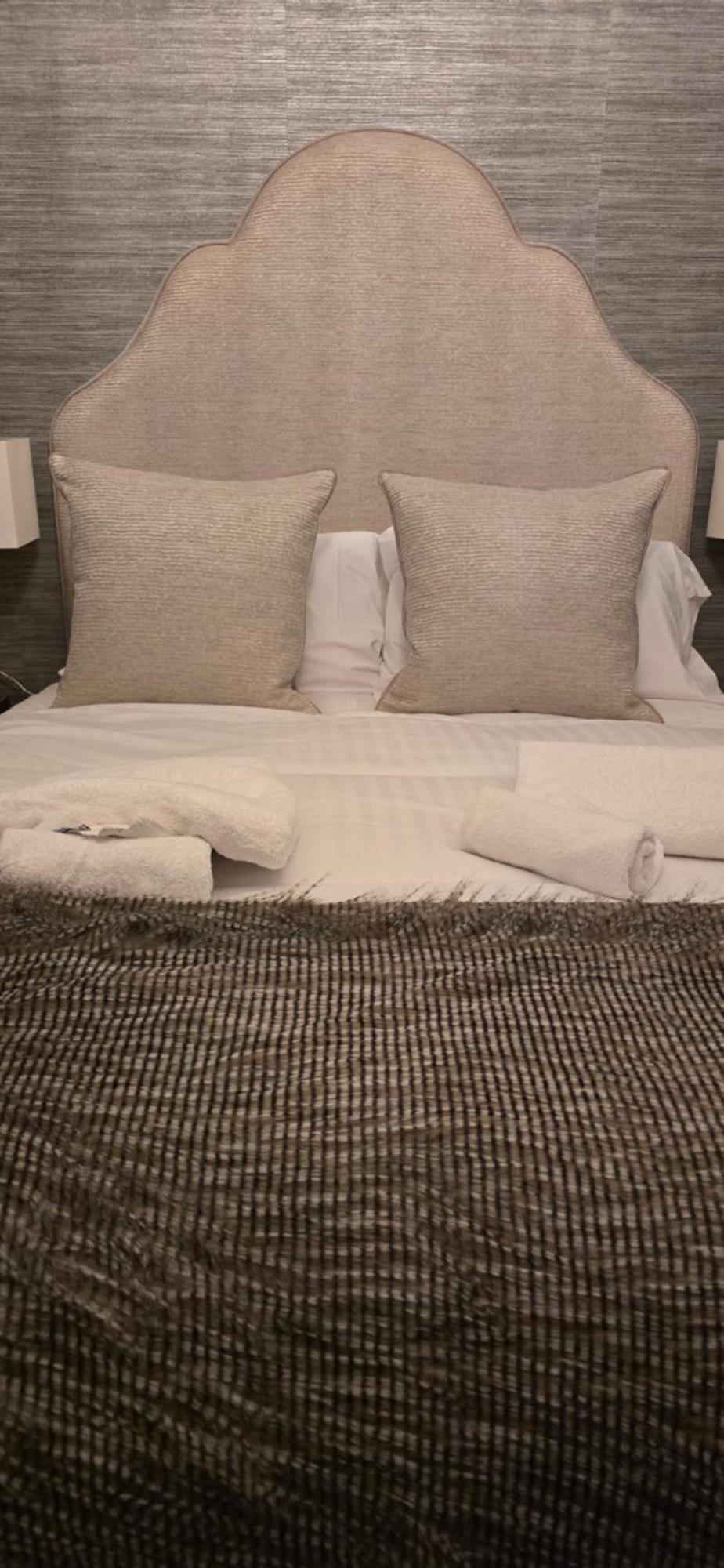 2 Bedroom Sofa Bed In Livingroom Castle View 1st Floor Sleeps 6 Edinburgh
