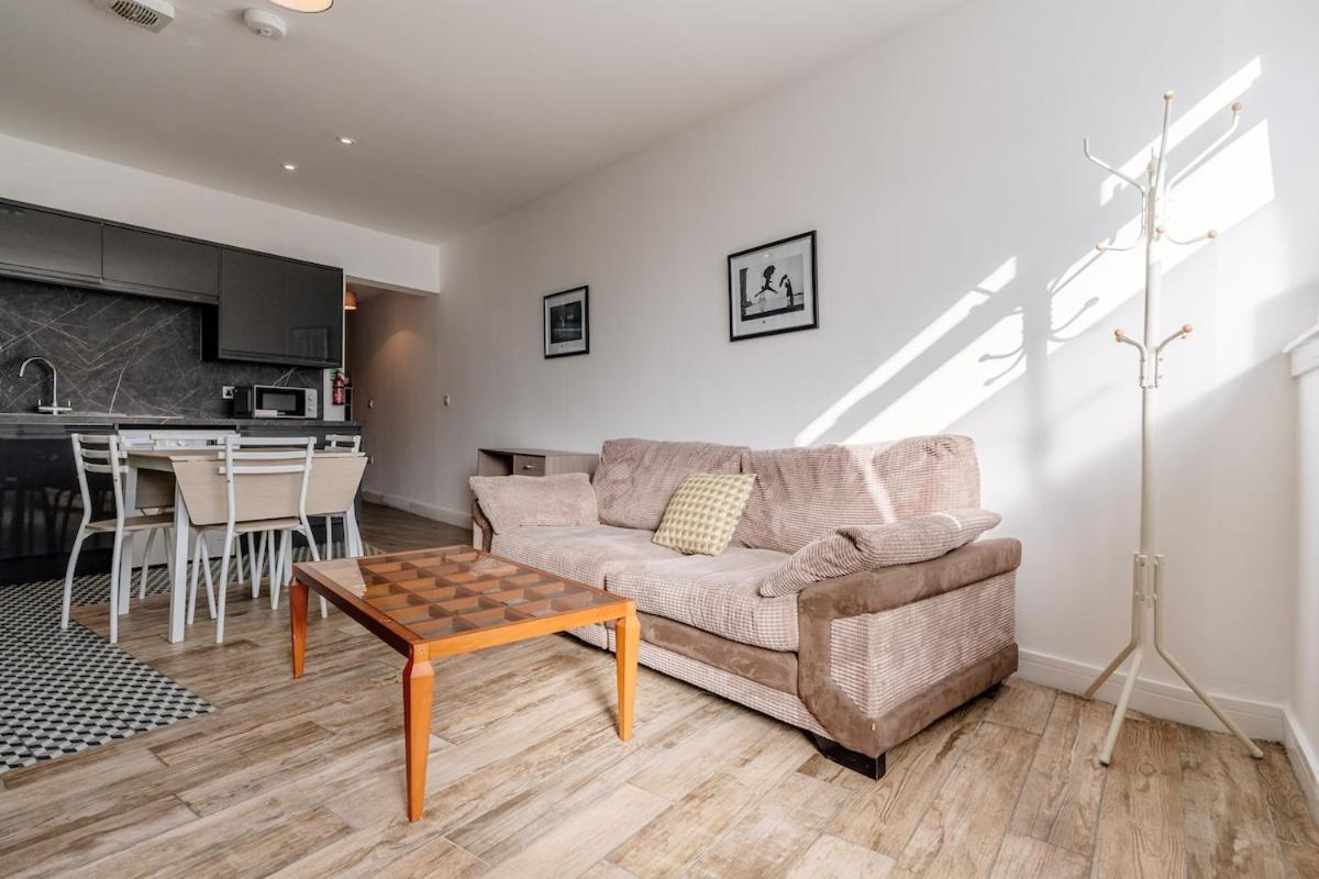 Apartment Cozy-free Parking-12 Mins Center