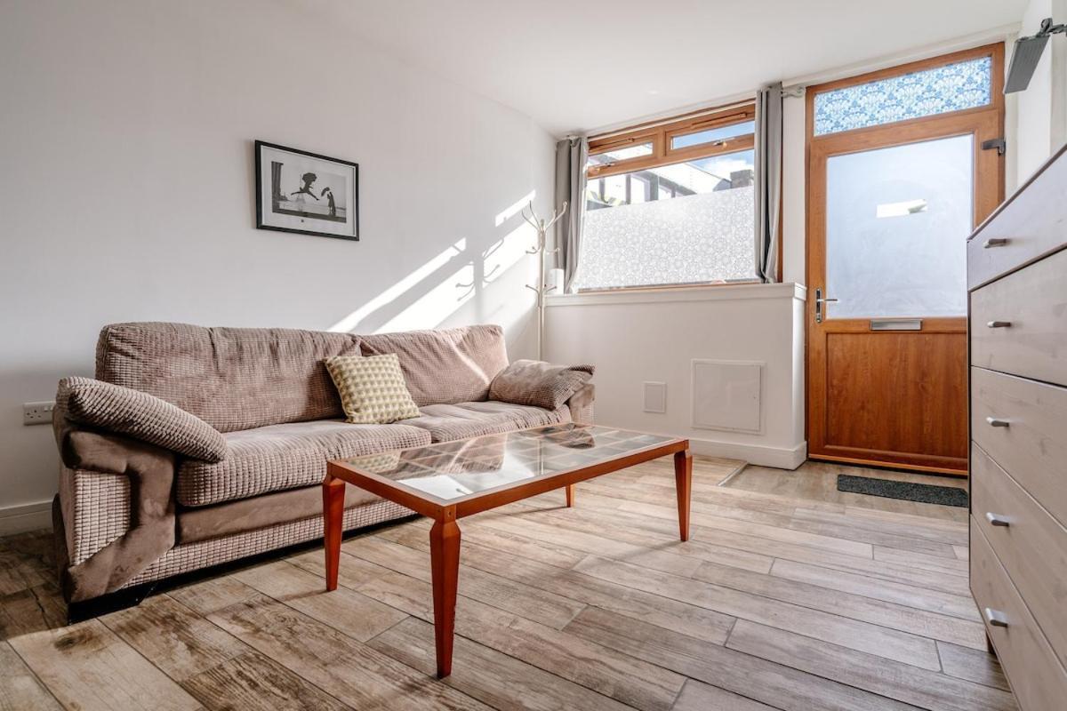 Cozy-free Parking-12 Mins Center Edinburgh