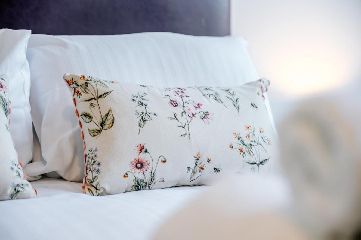 Cozy-free Parking-12 Mins Center Apartment Edinburgh