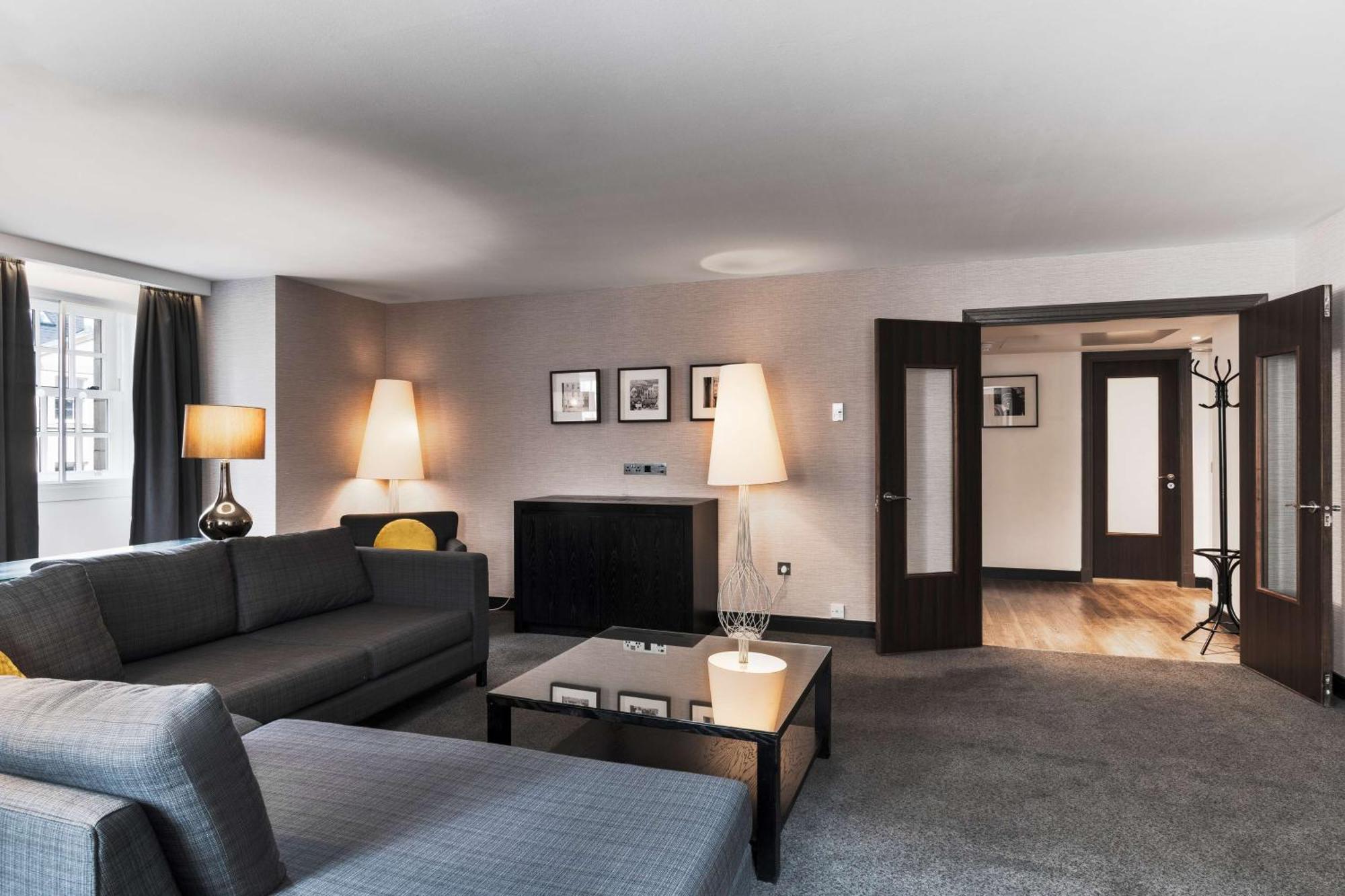Hotel Radisson Blu Hotel, Centre 4*