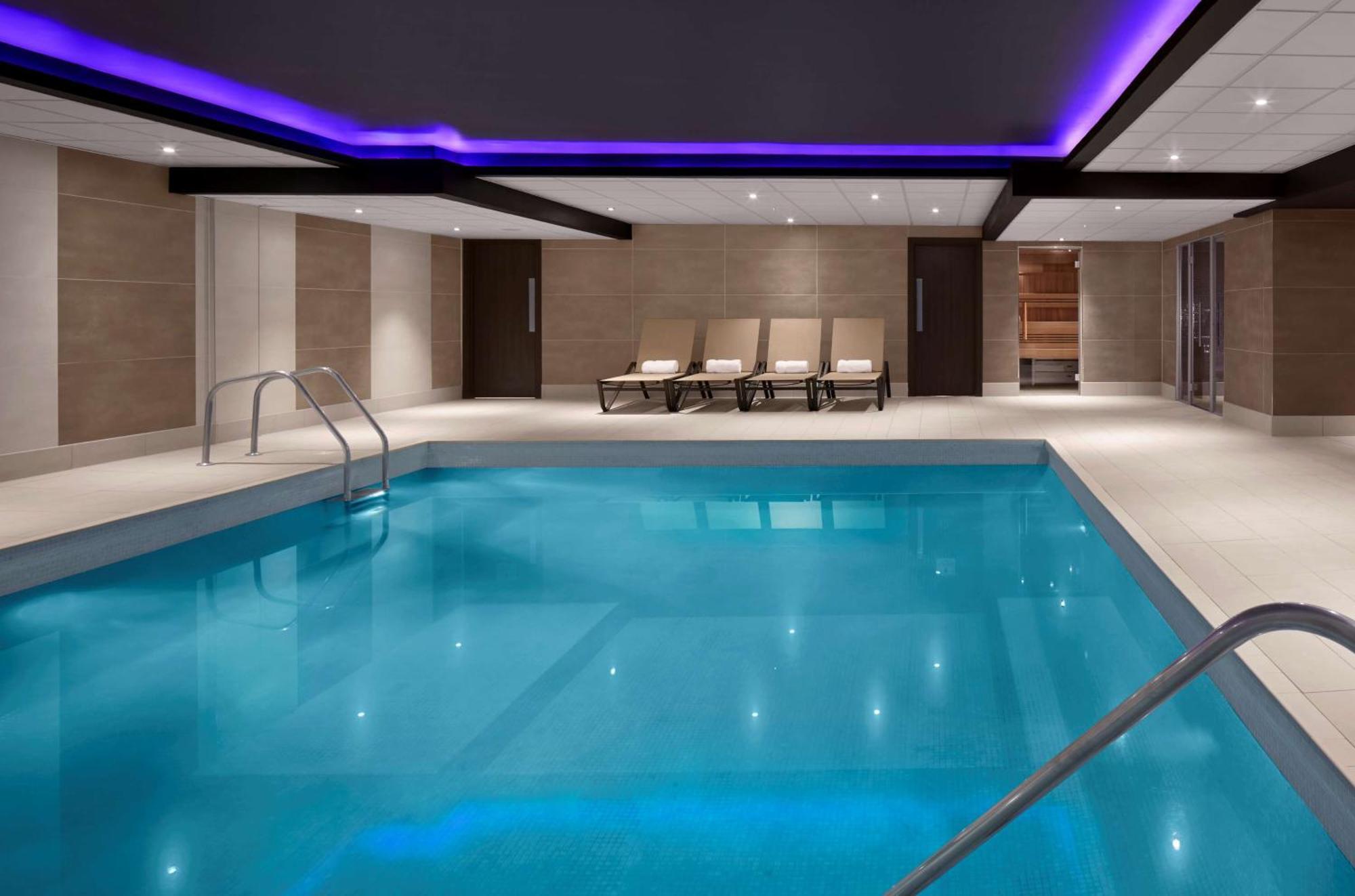 Radisson Blu Hotel, Centre Hotel 4*