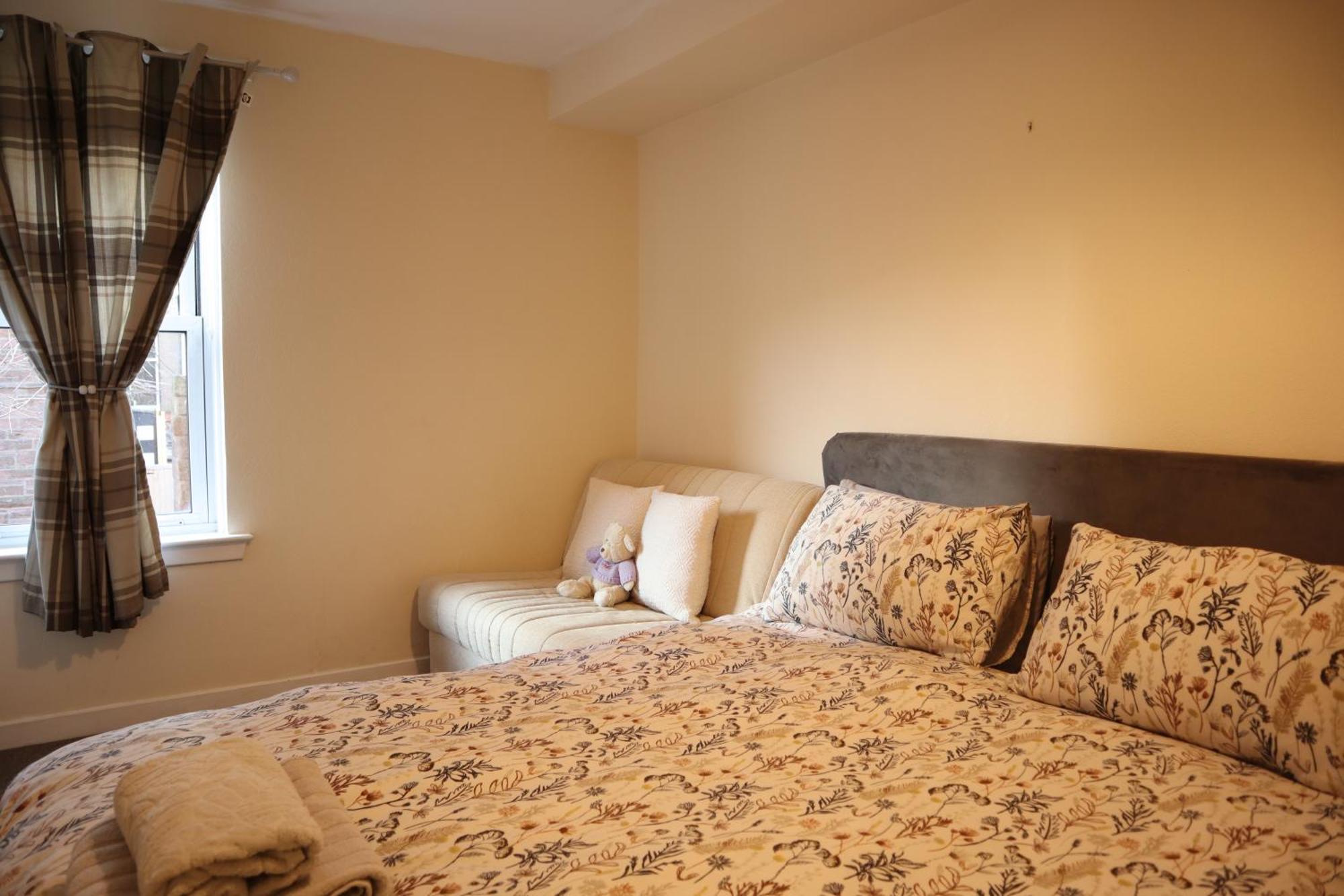 3 Bedrooms Flat In Old Town Sleeps 6