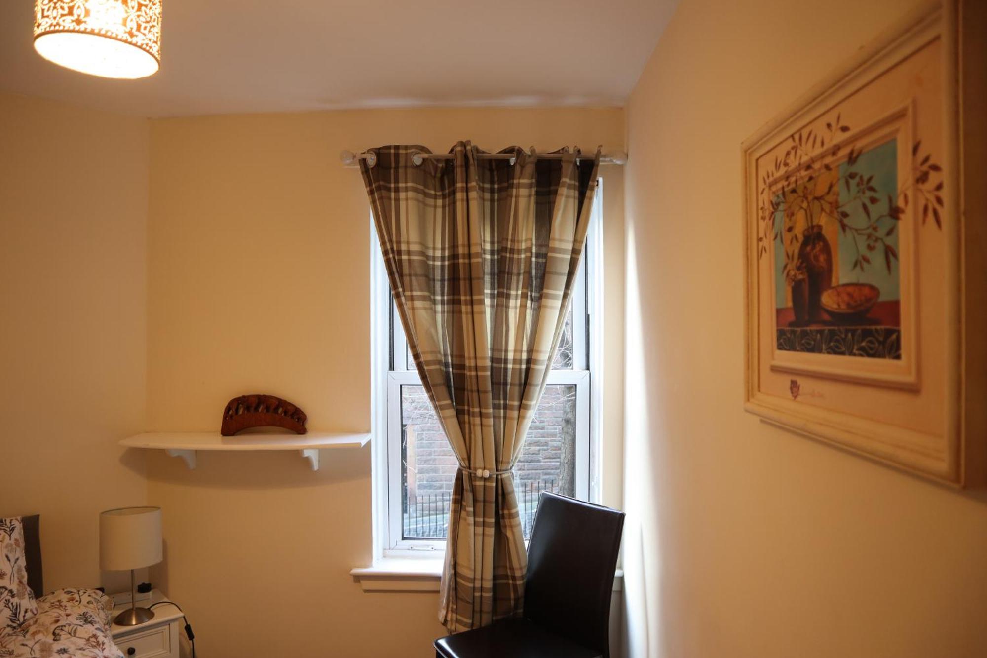 Apartment 3 Bedrooms Flat In Old Town Sleeps 6 Edinburgh