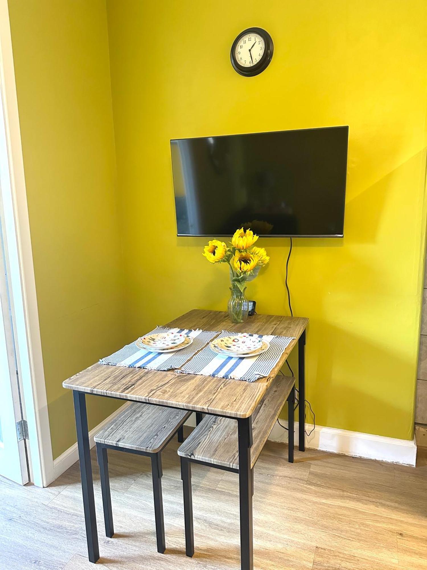 Apartment Cosy In Centre , 2 Bedroom1 Bathroom *