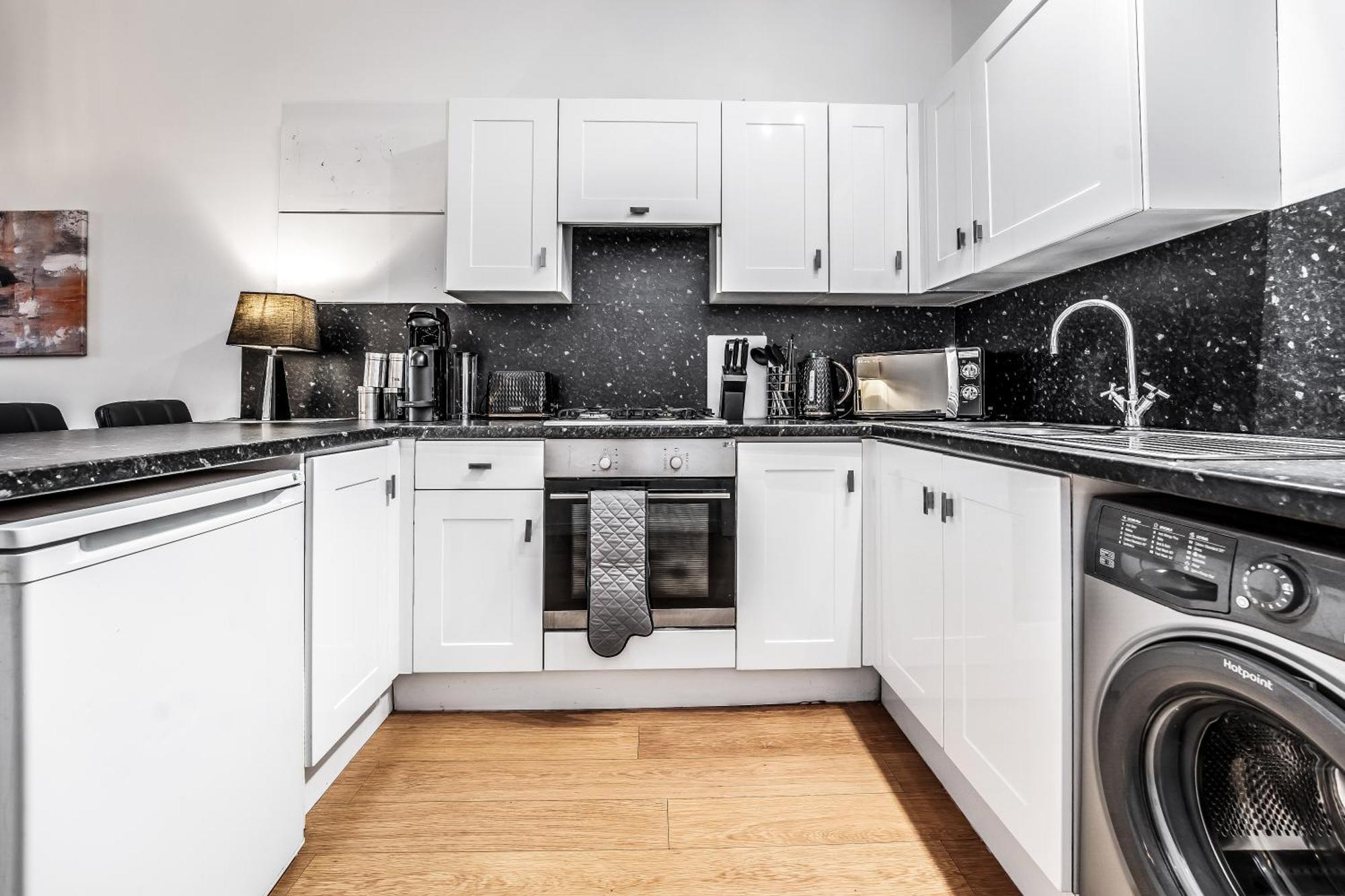 Cozy 2 Bed With Great View - Parking Edinburgh