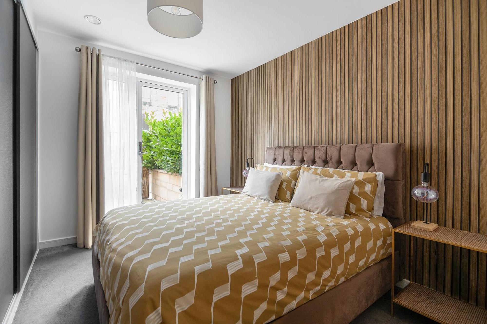 Apartment Beautiful Meadowbank With On-street Parking EDI