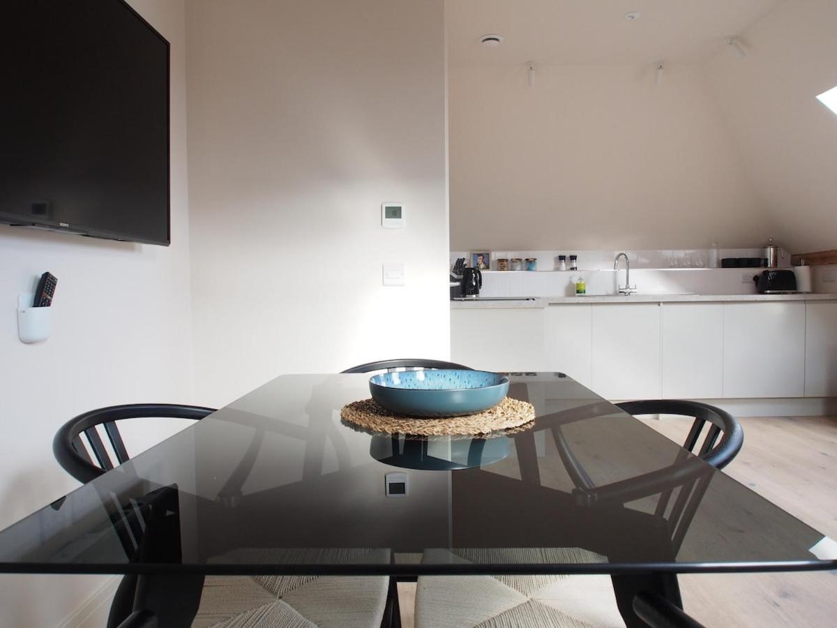 Stylish Mezzanine Loft In - Flat 5, Elgin House Apartment