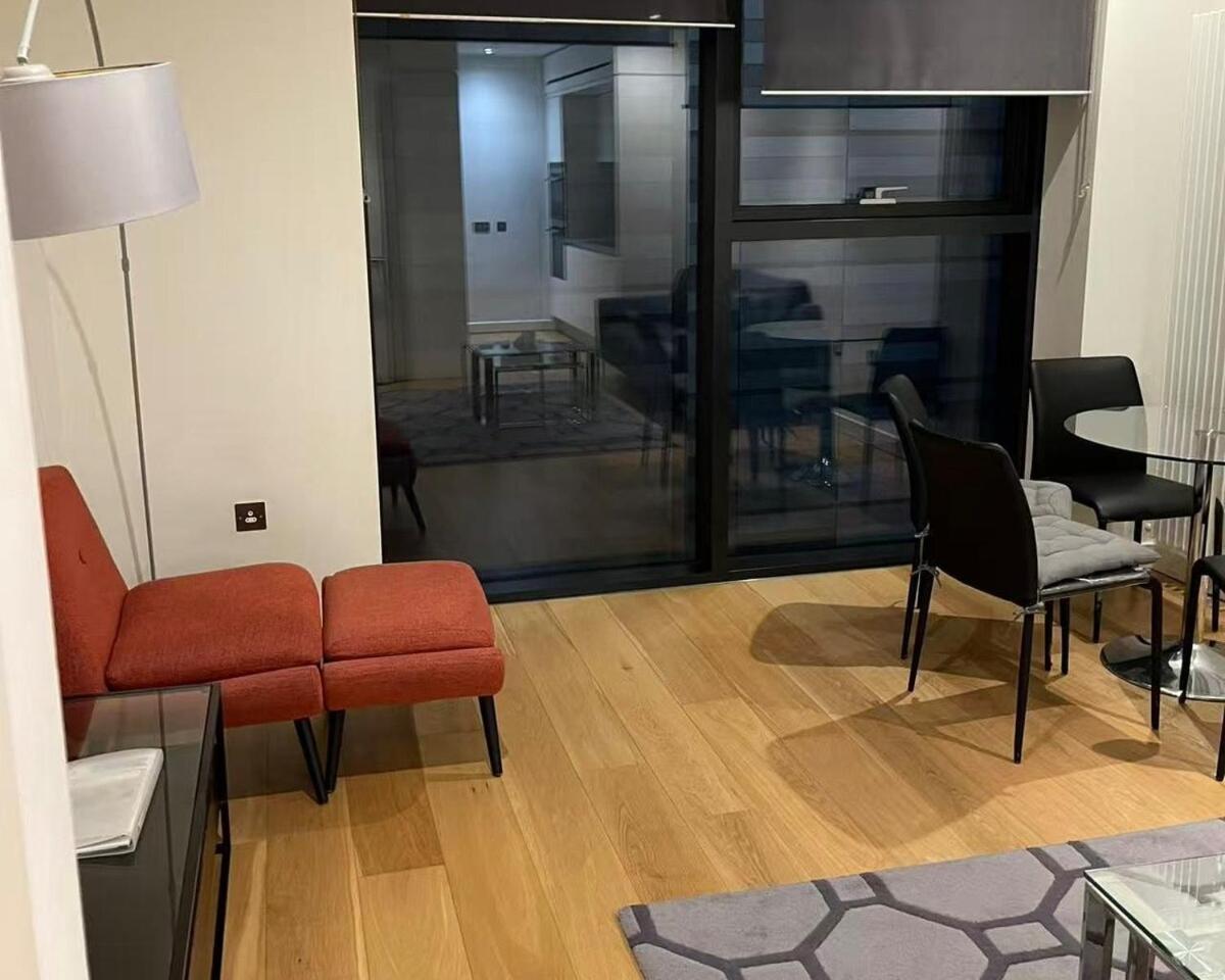 Apartment Lovely One-bedroom Meadows Park Location