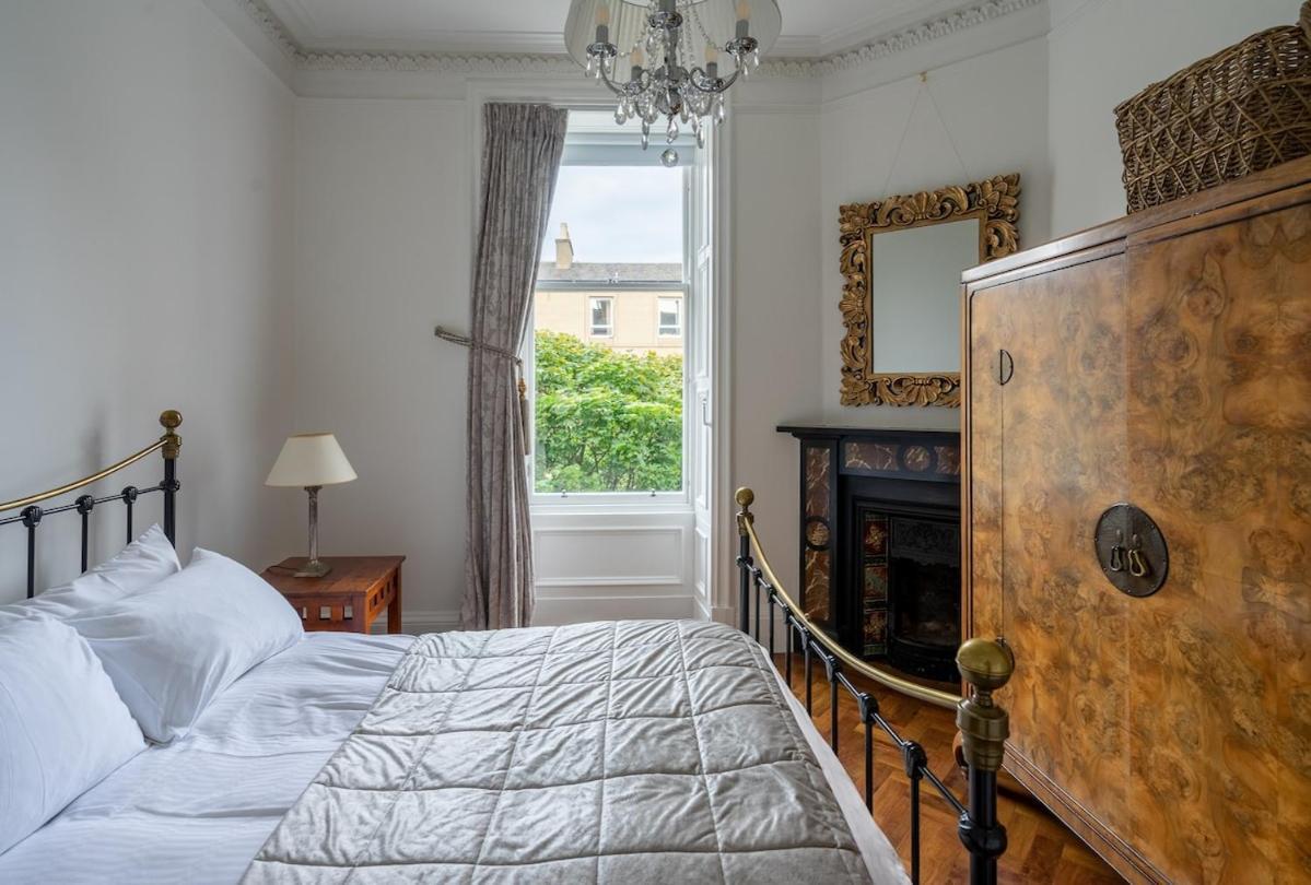 Immaculate One Bedroom Flat In The Centre Edinburgh