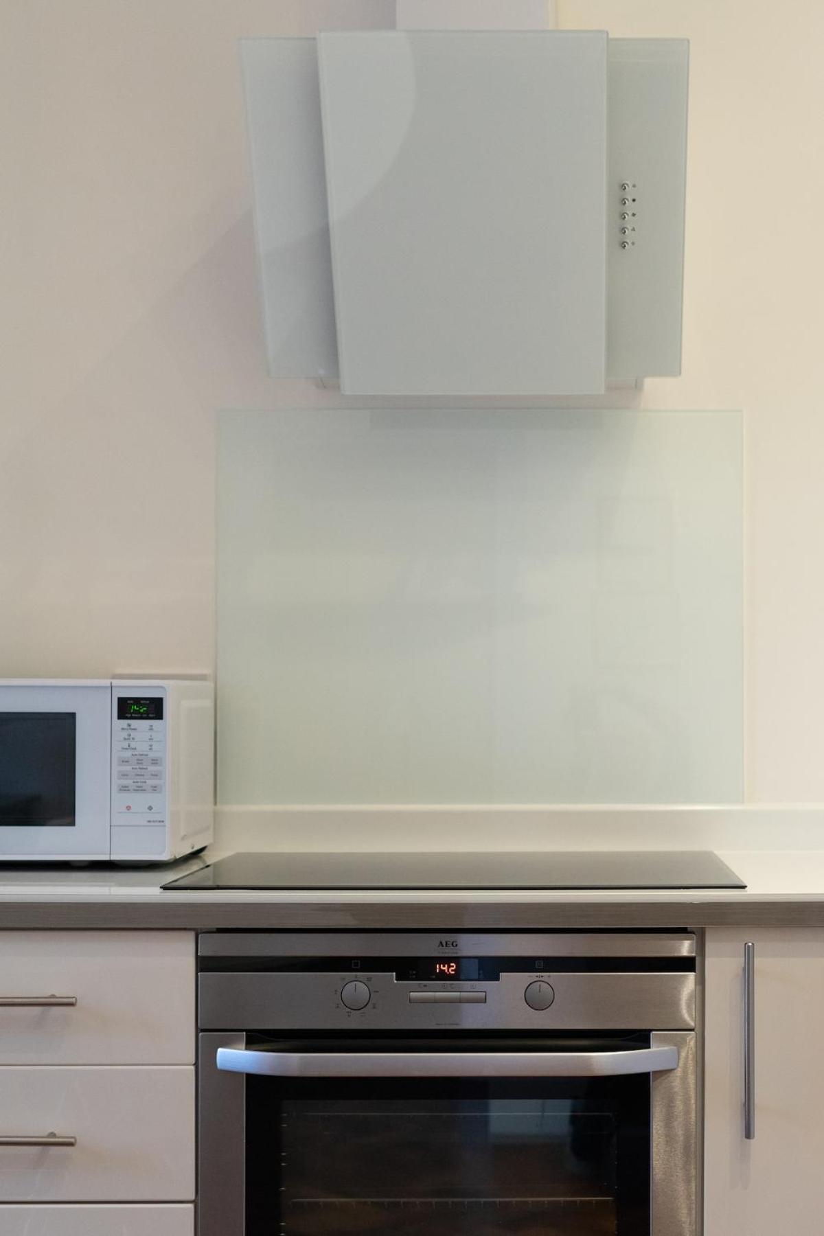 Immaculate One Bedroom Flat In The Centre *